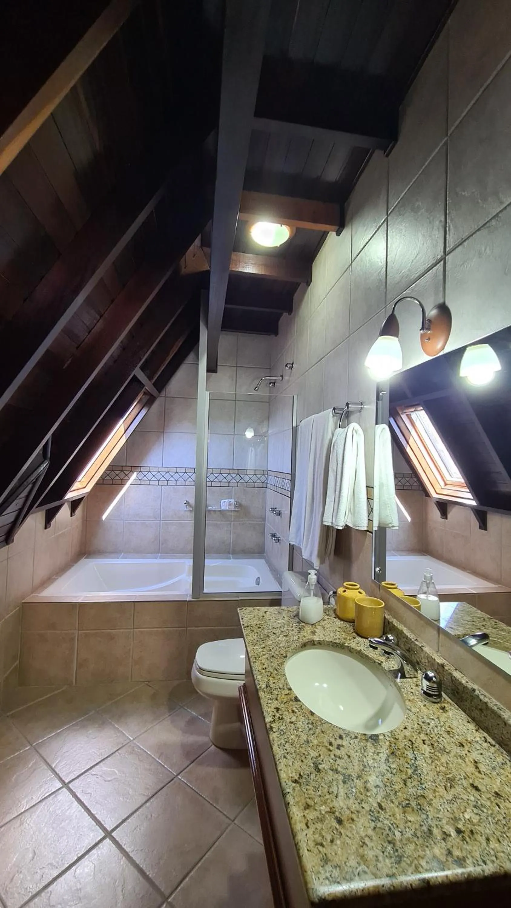 Toilet in Hotel Azaleia