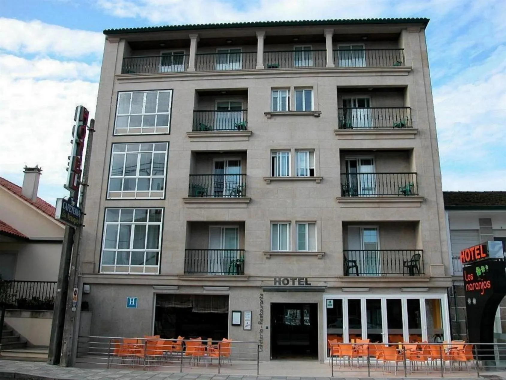 Property building in Hotel Los Naranjos