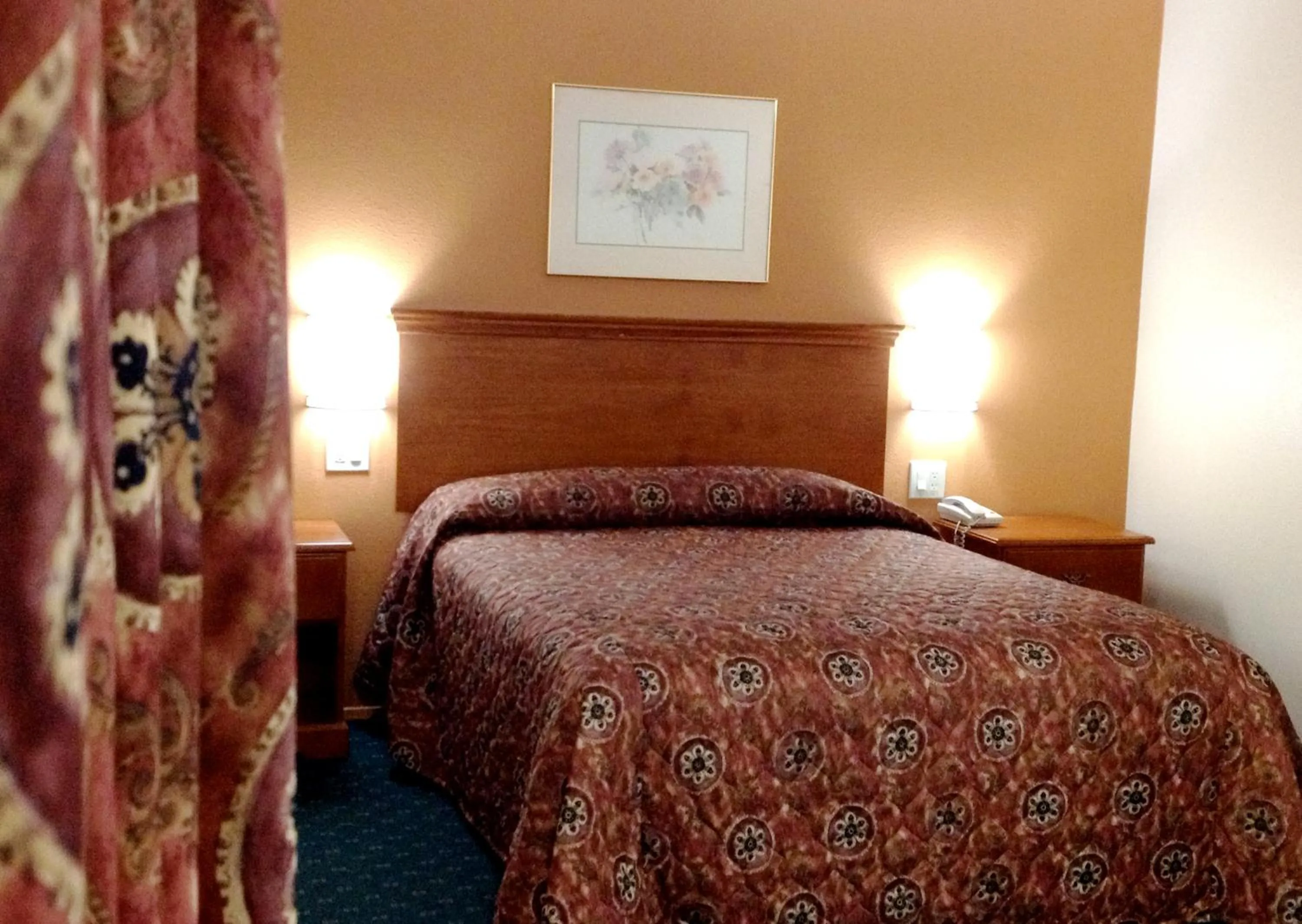 Bedroom, Bed in Harvey's Motel SDSU La Mesa San Diego