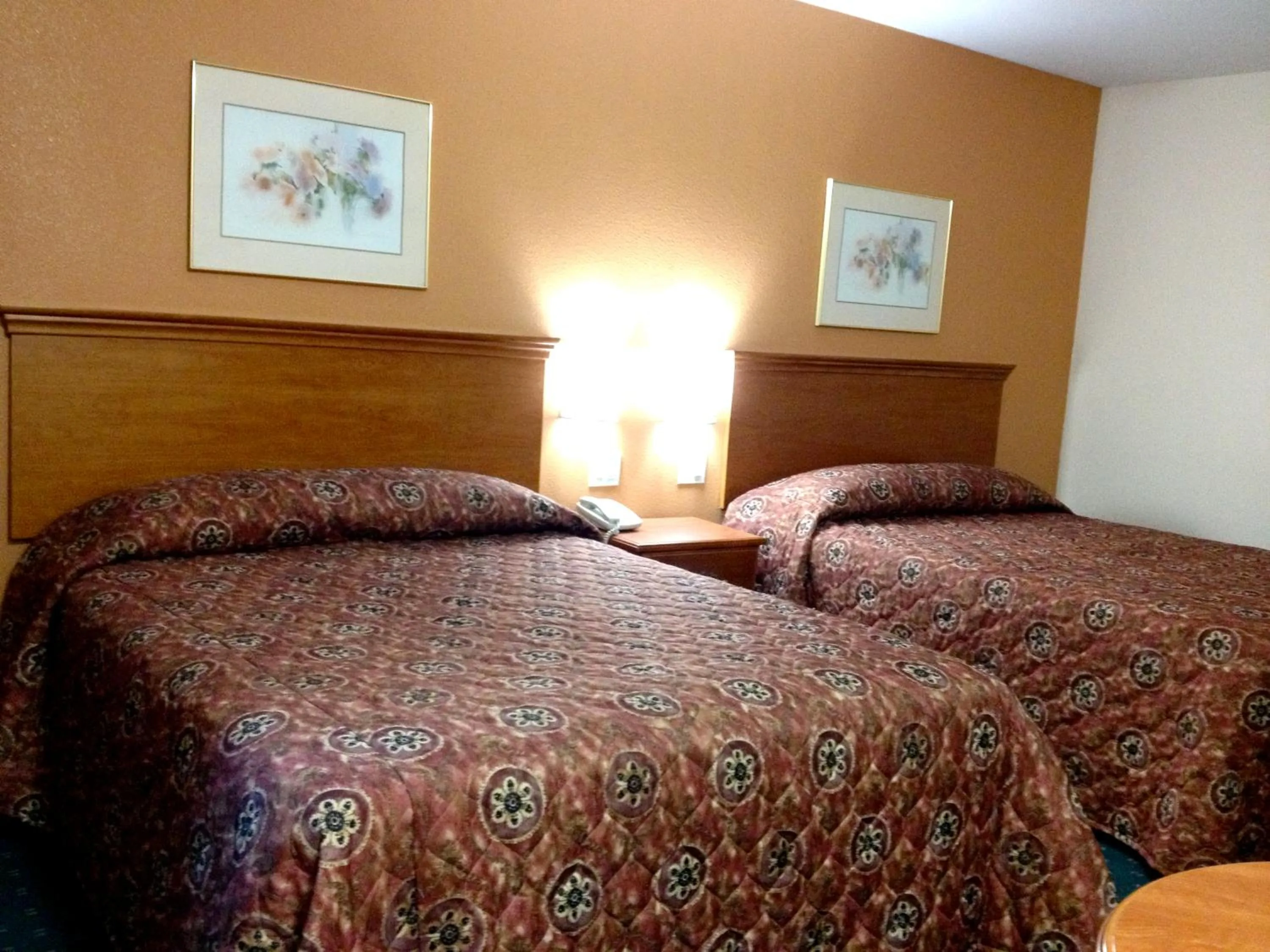 Bedroom, Bed in Harvey's Motel SDSU La Mesa San Diego