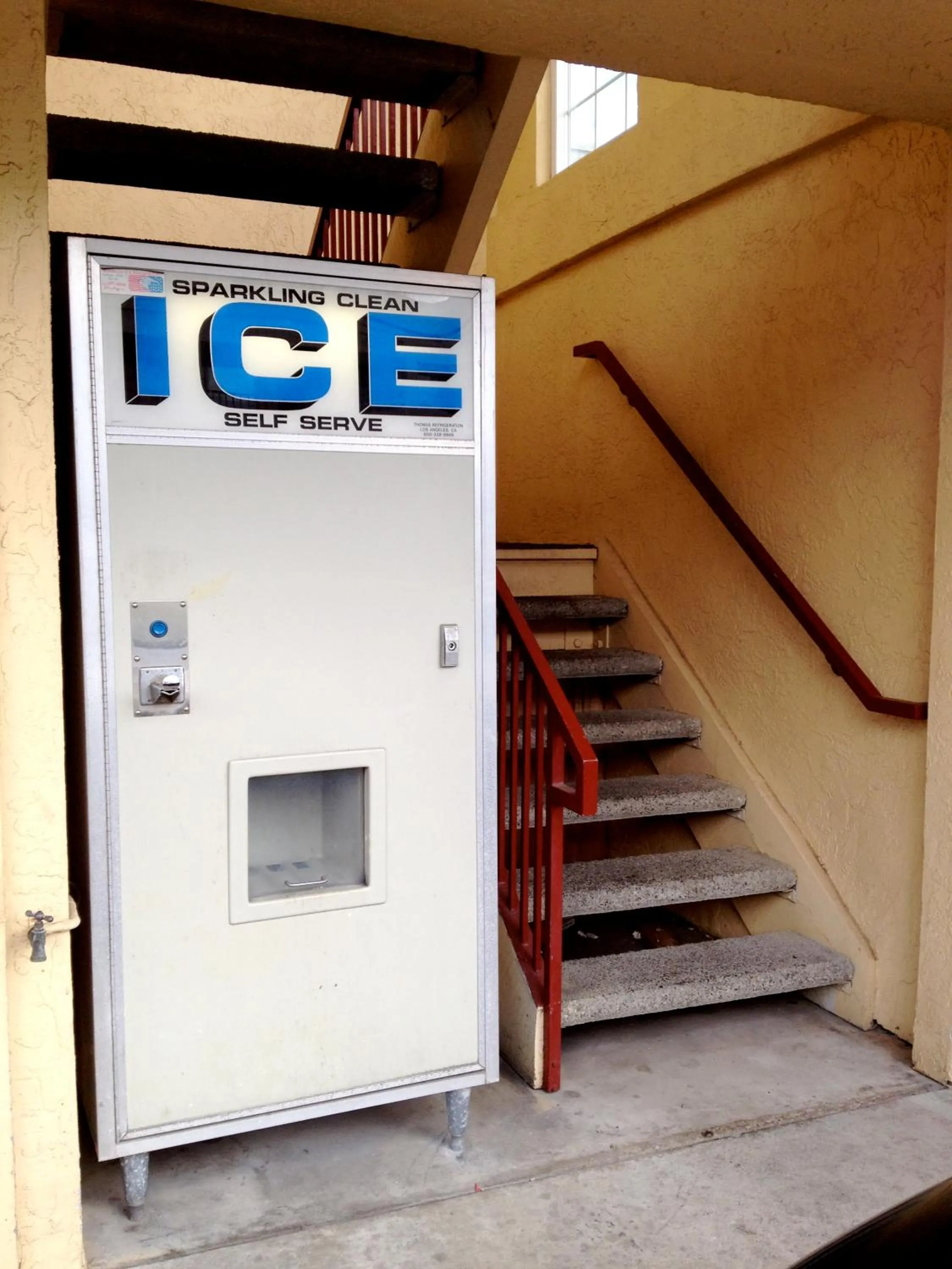 Food and drinks in Harvey's Motel SDSU La Mesa San Diego