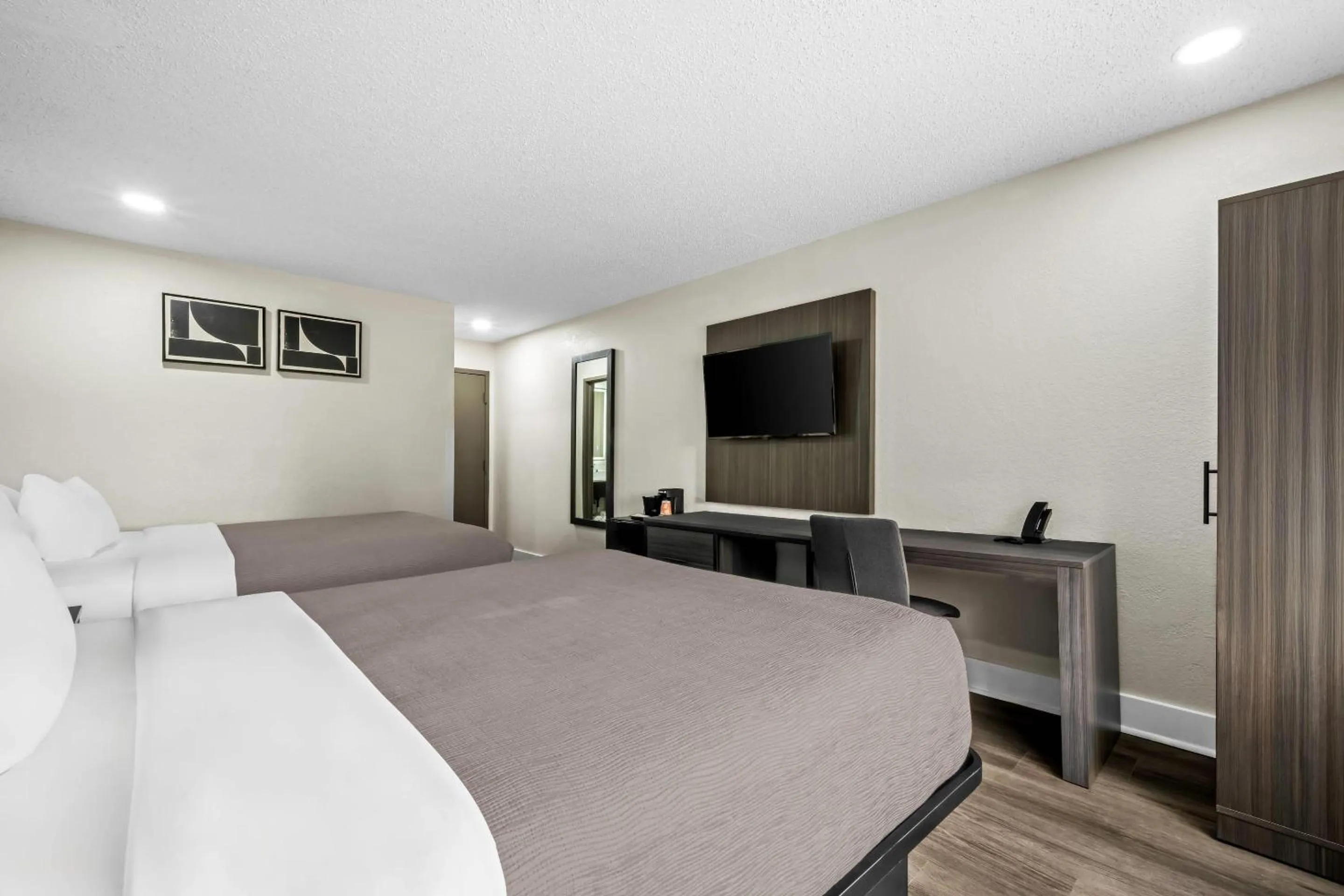 Bedroom, Bed in Quality Inn