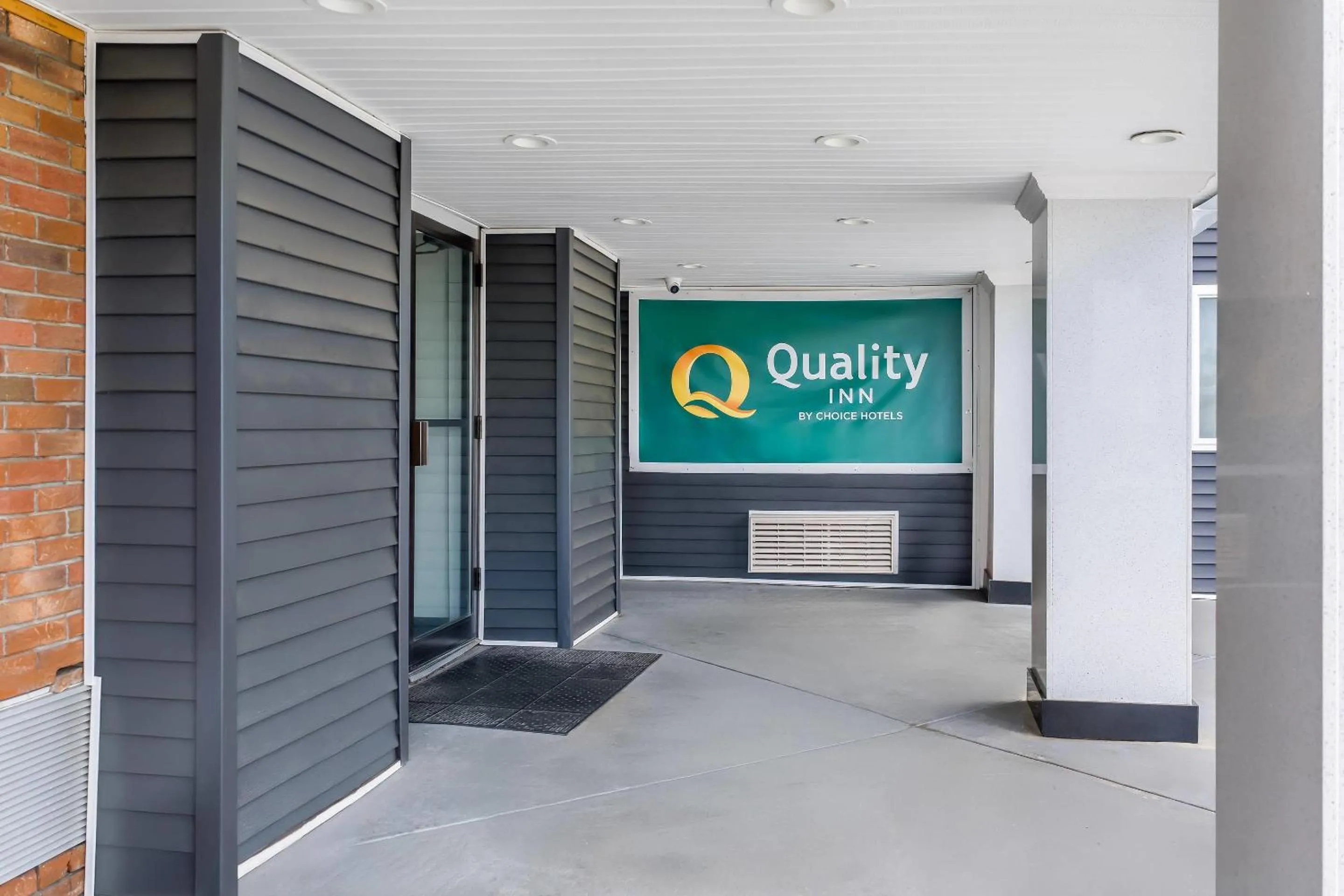 Property building in Quality Inn