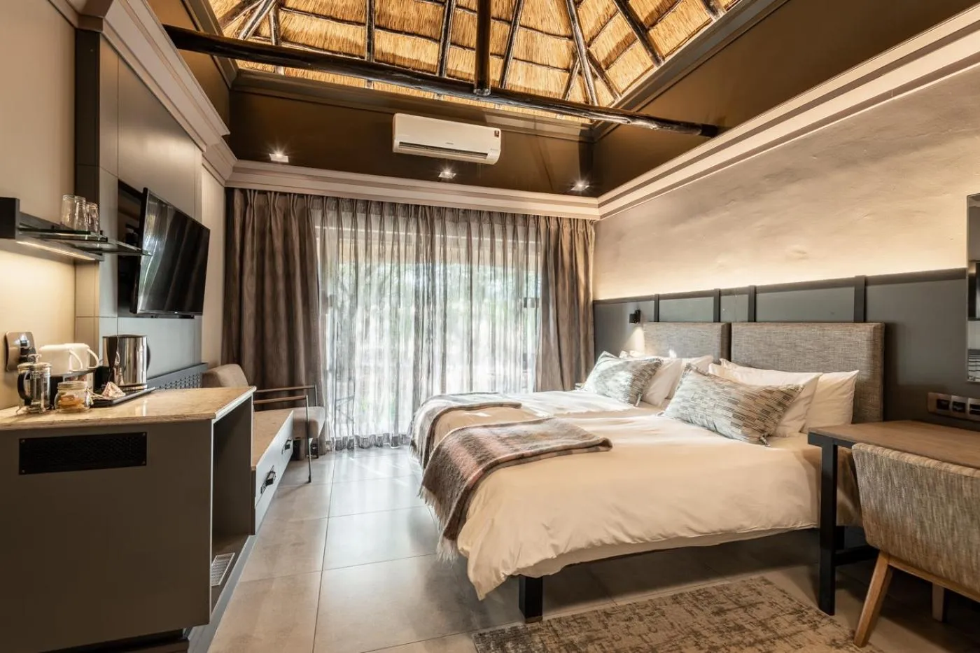 Bedroom, Bed in Mokuti Etosha