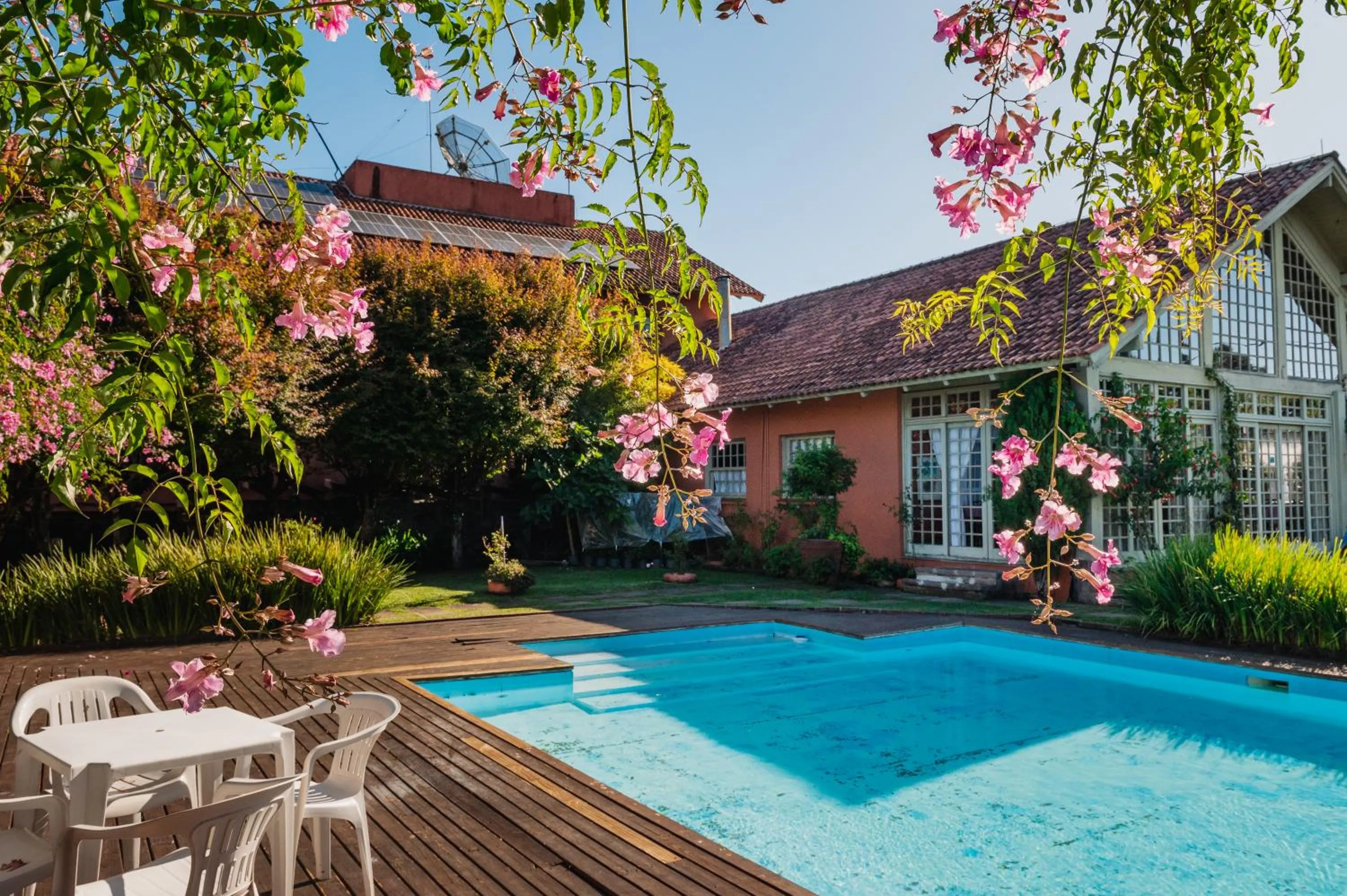 Property building in Pousada Casa Rosa