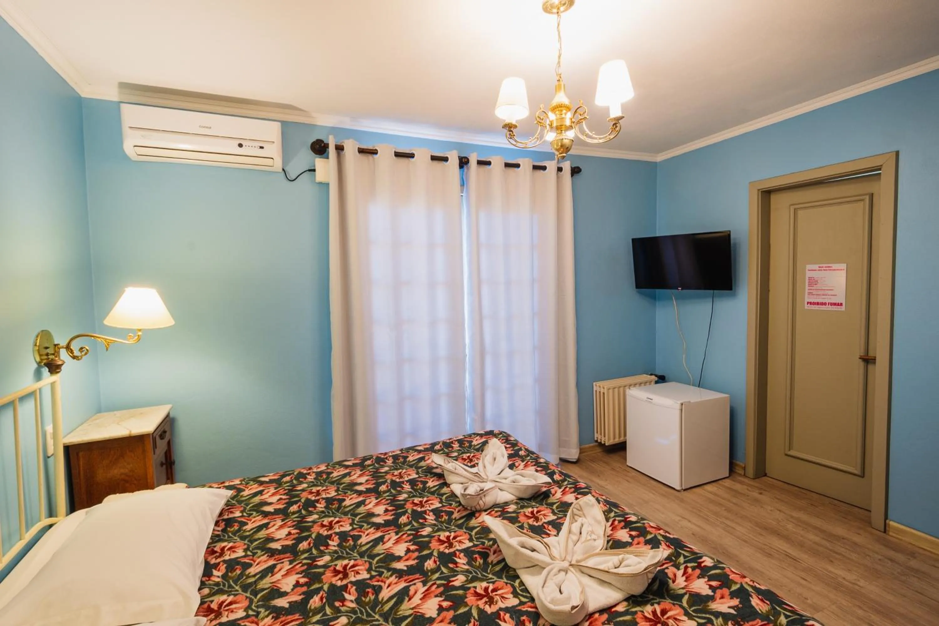 Bedroom, Bed in Pousada Casa Rosa