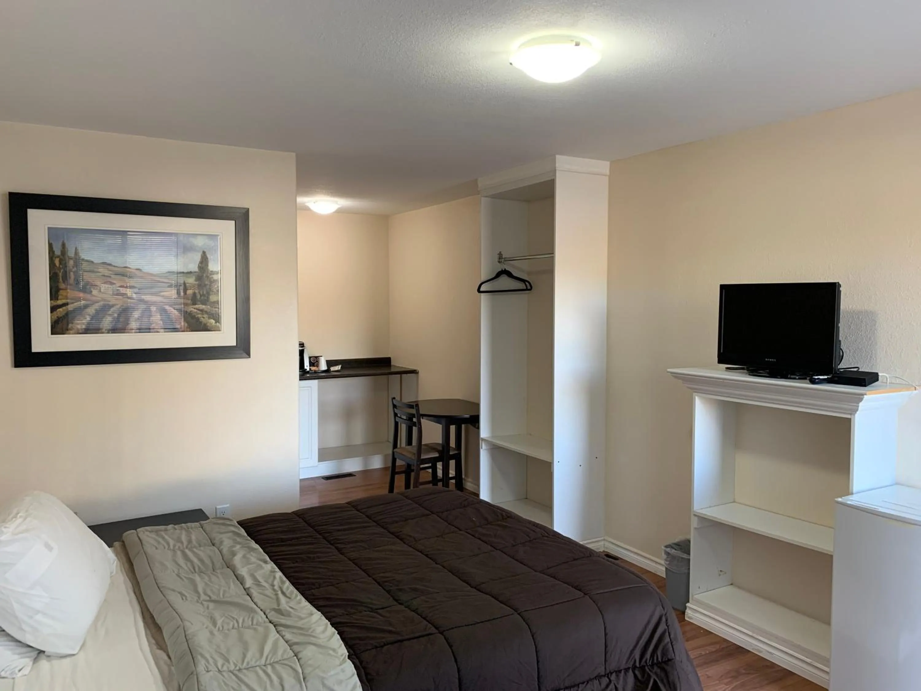 View (from property/room), Bed in Langham Motel