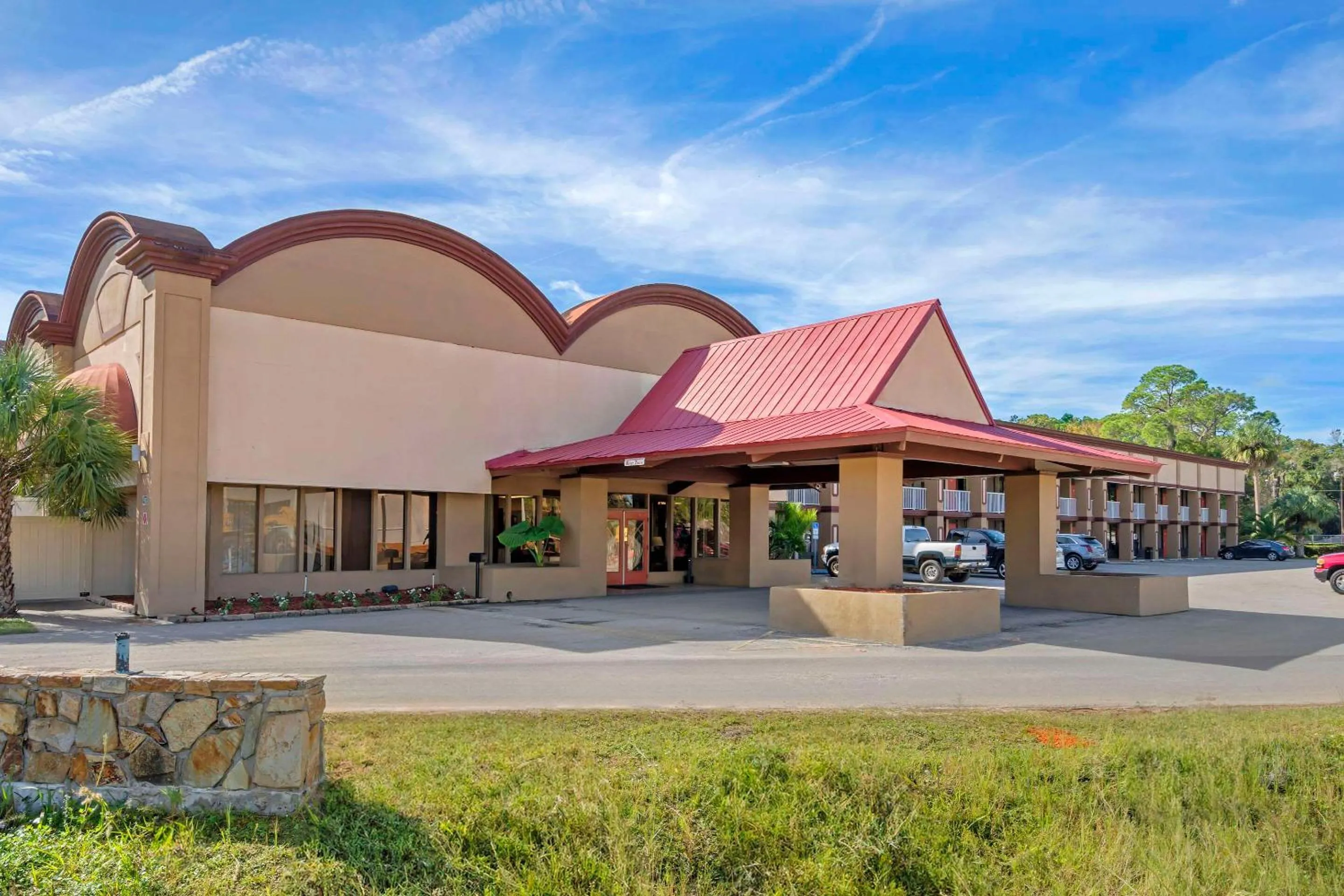 Property building in Rodeway Inn