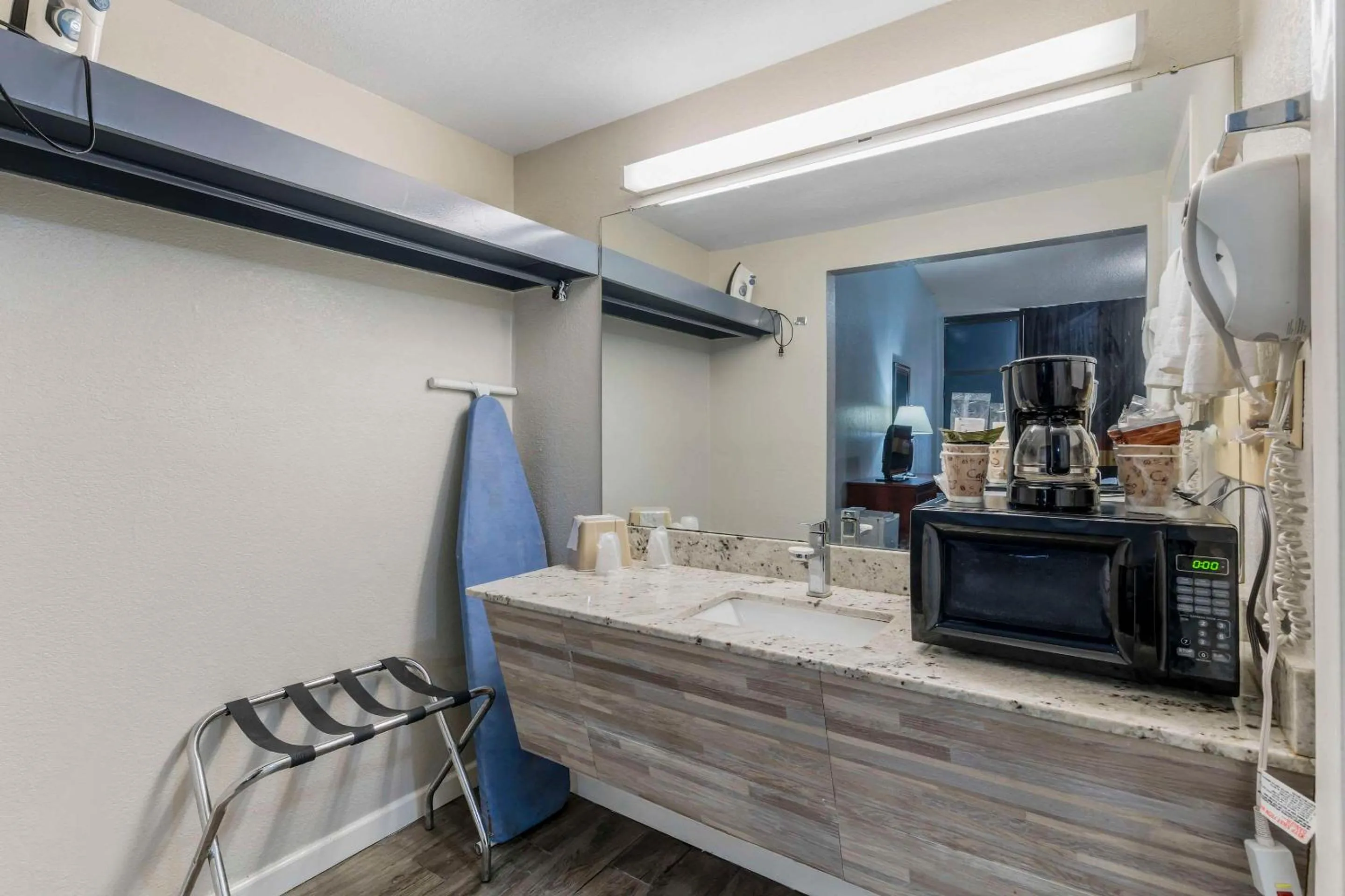 Bedroom in Rodeway Inn