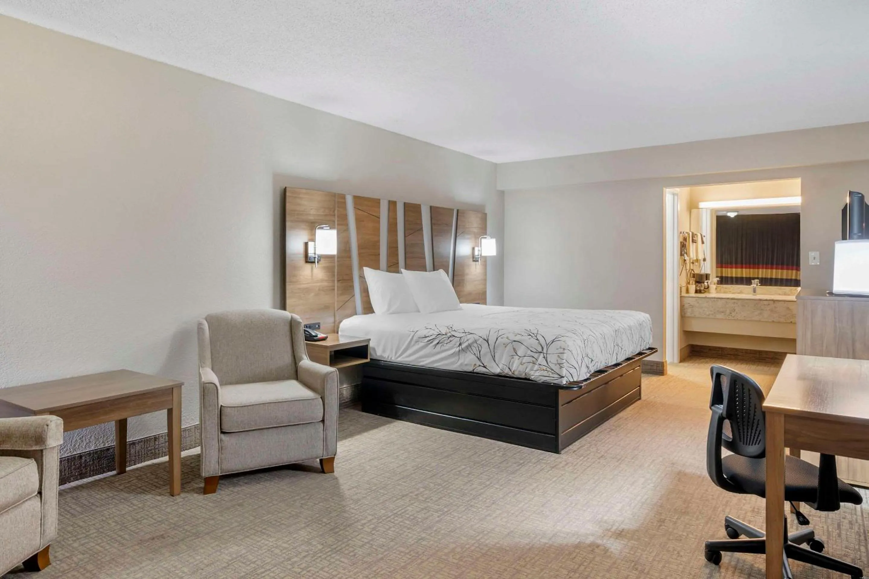 Bedroom, Bed in Rodeway Inn