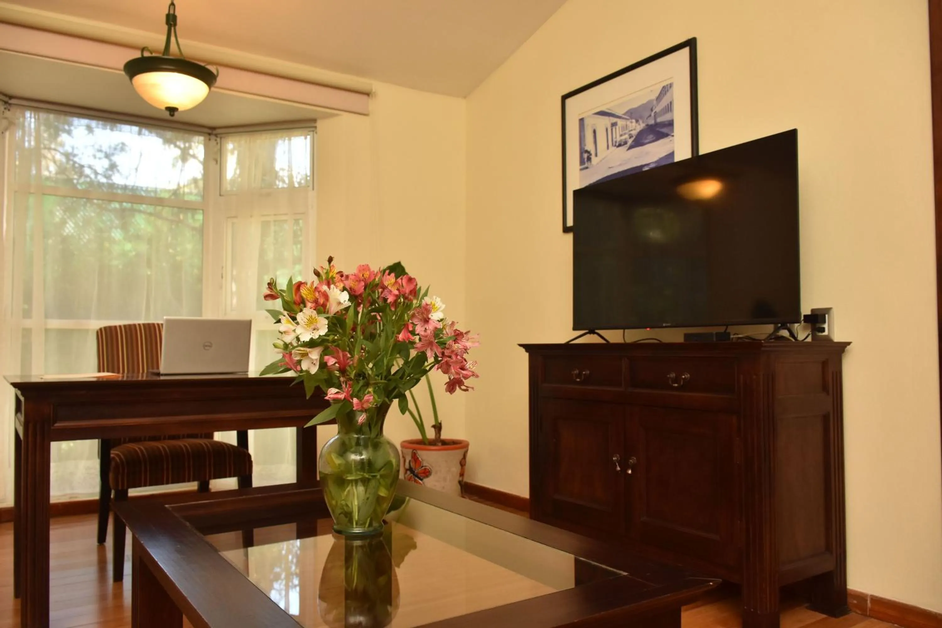Seating area in Hotel Villa Mercedes San Cristobal