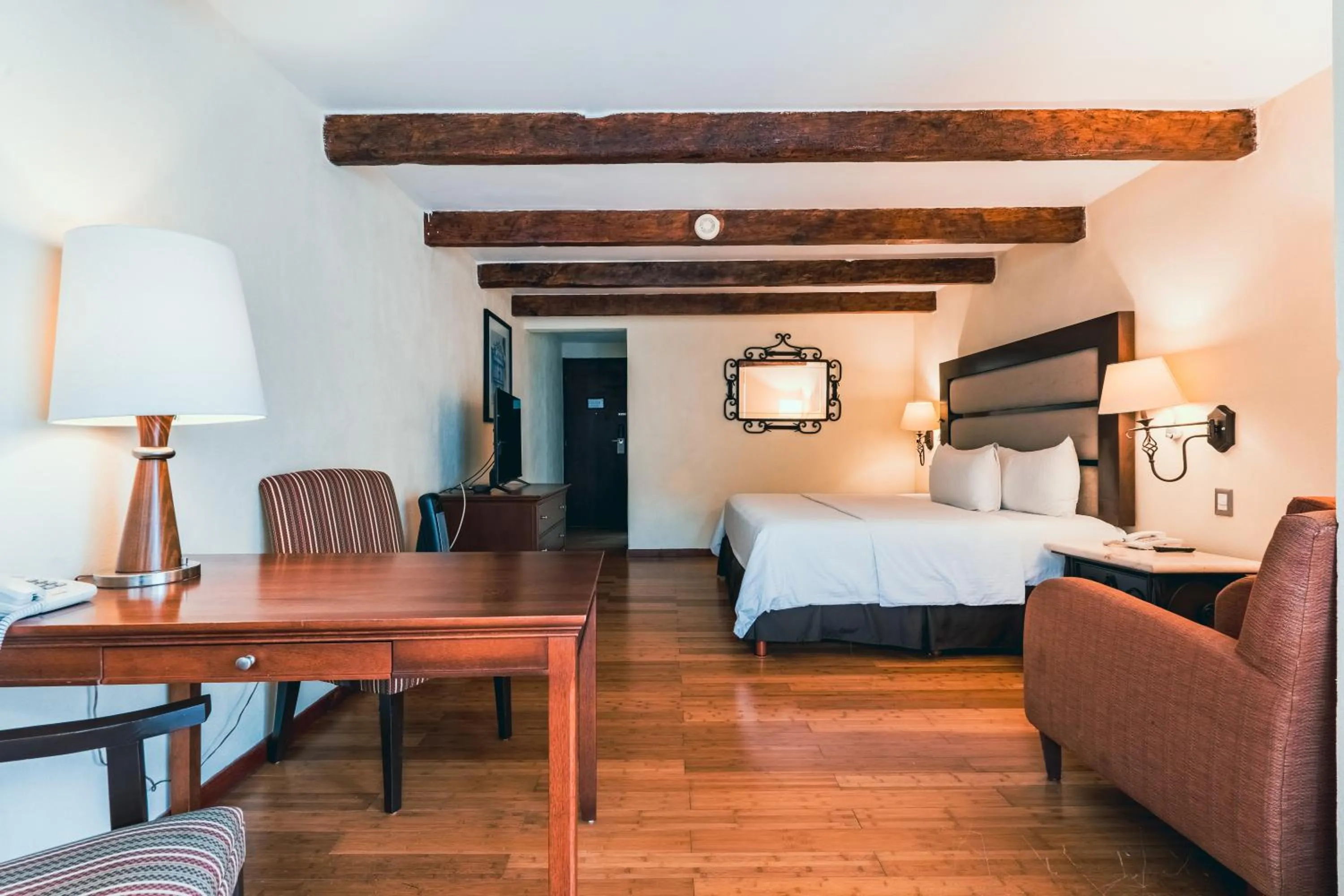 Photo of the whole room, Bed in Hotel Villa Mercedes San Cristobal