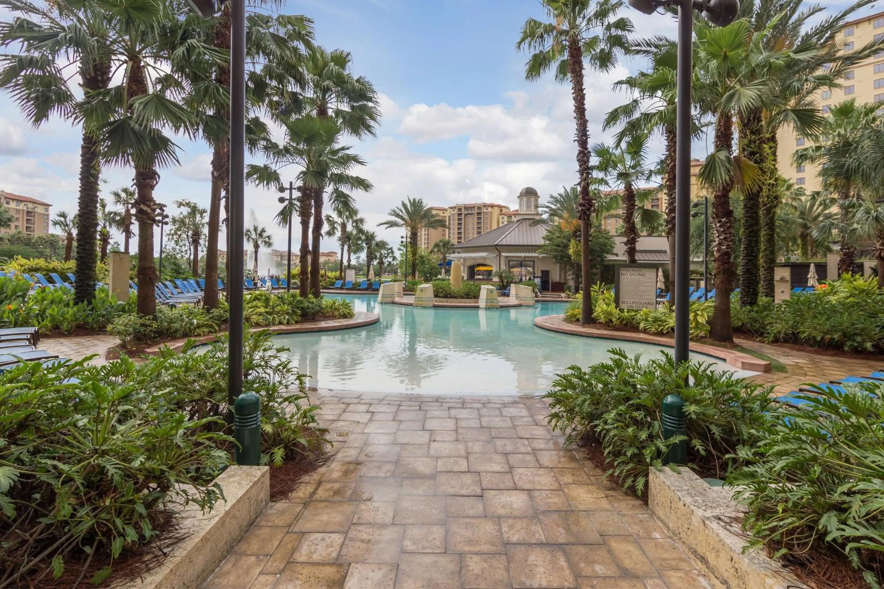 Pool view in Wyndham Grand Orlando Resort Bonnet Creek