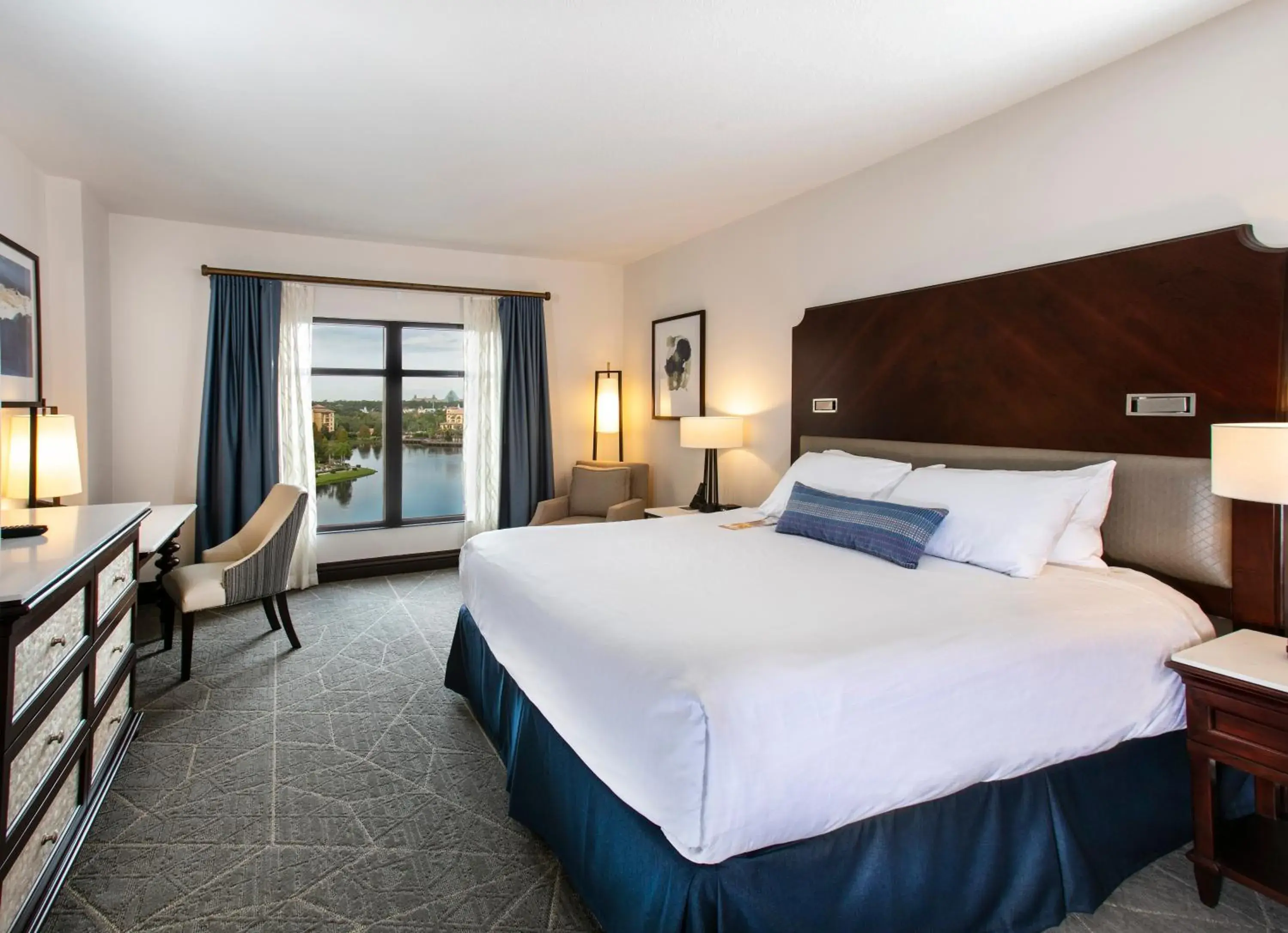 Deluxe King Room with Balcony in Wyndham Grand Orlando Resort Bonnet Creek Deluxe King Room with Balcony in Wyndham Grand Orlando Resort Bonnet Creek