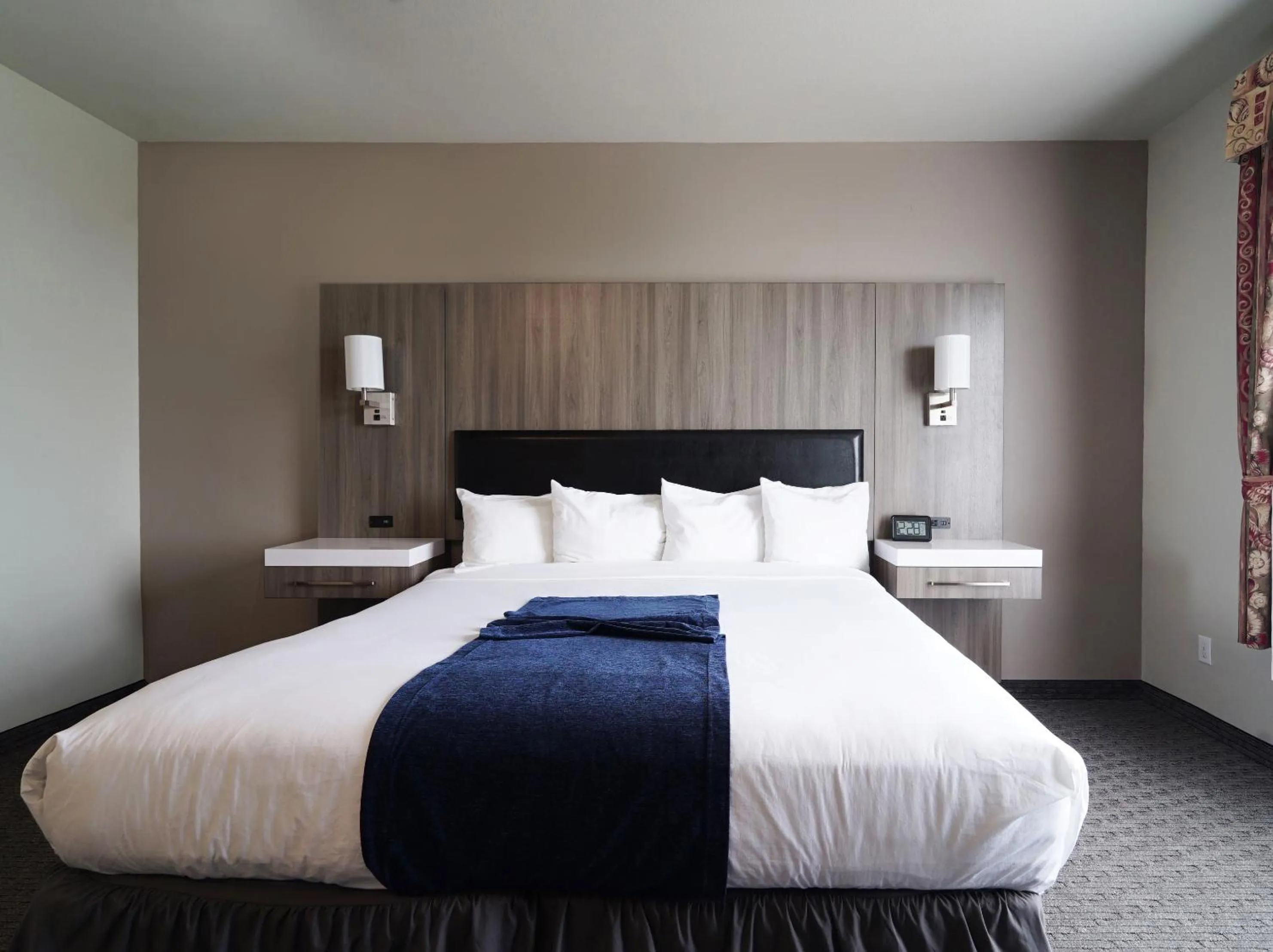 Bed in BayVue Hotel, Resort & Suites