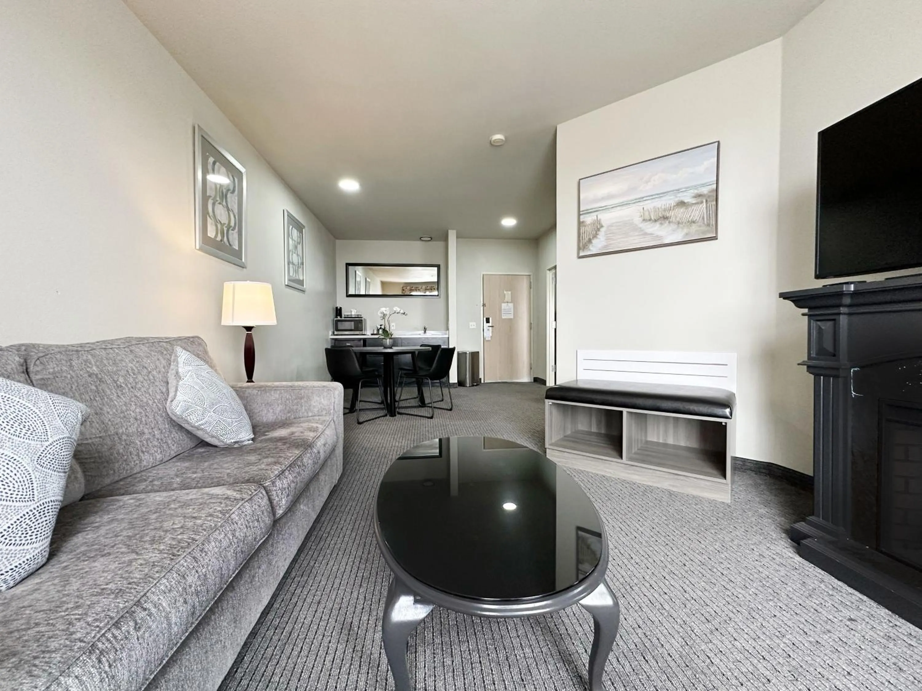 BayVue Hotel, Resort & Suites