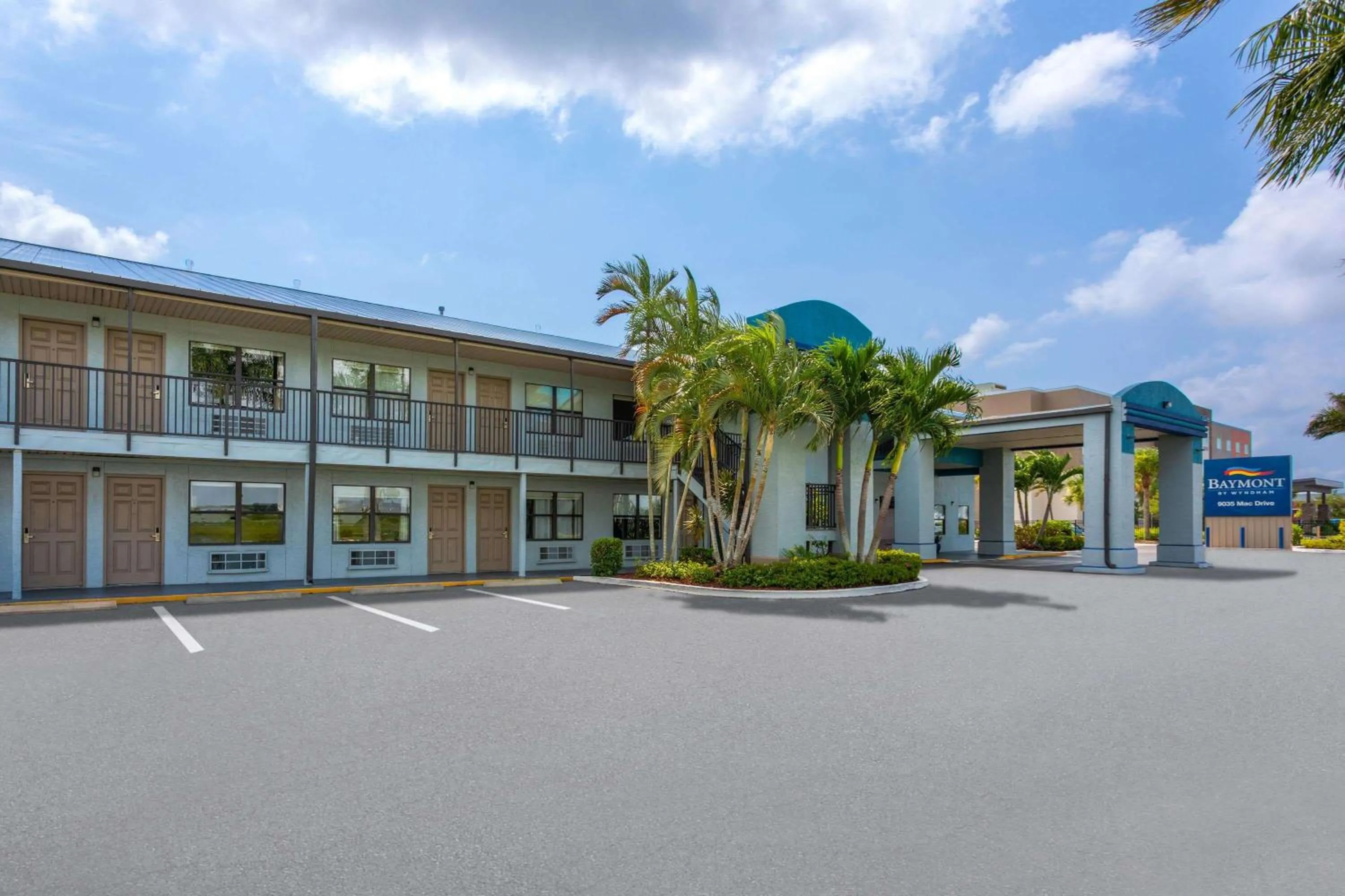 Property building in Baymont by Wyndham Punta Gorda/Port Charlotte