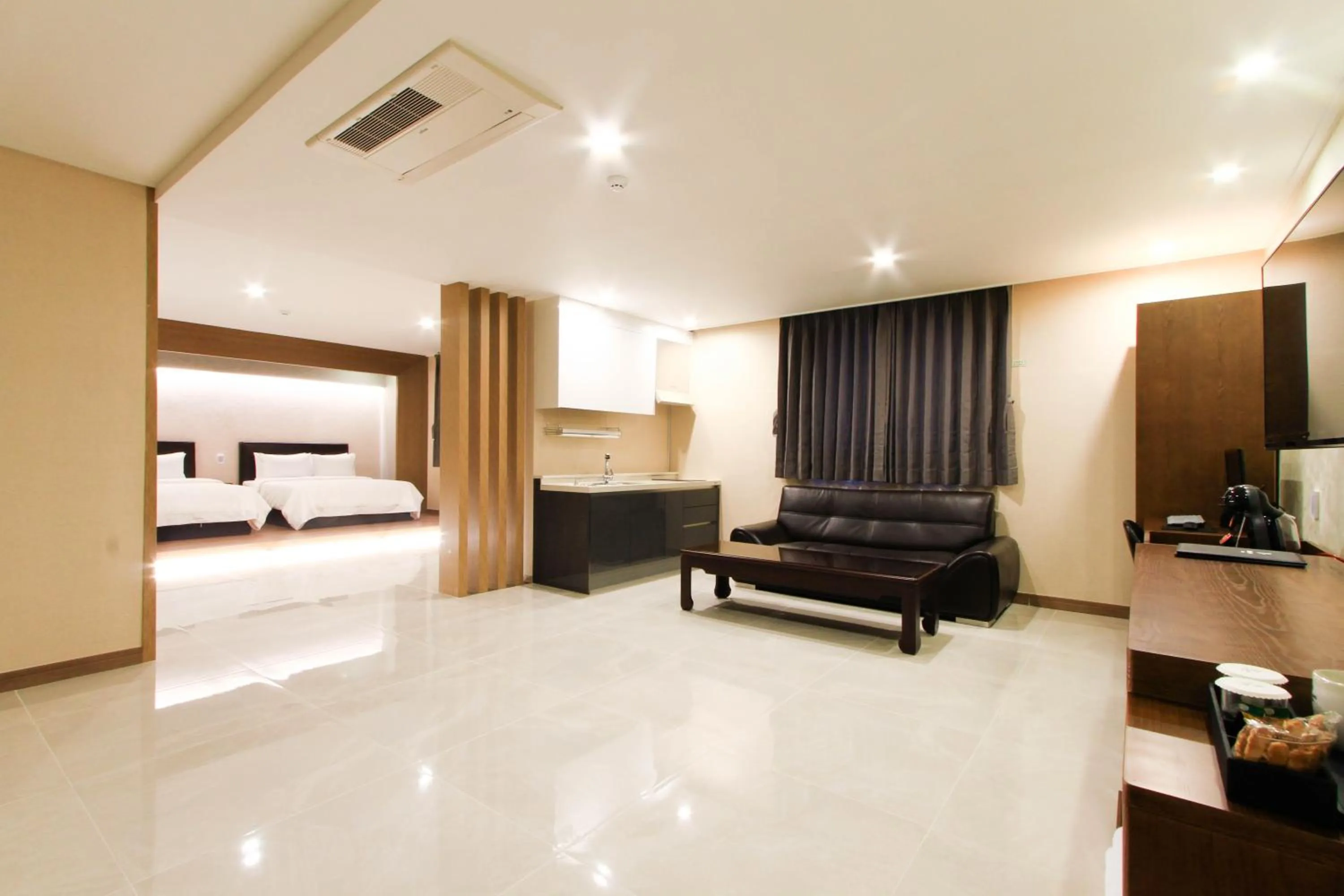 TV and multimedia, Bed in The King Hotel