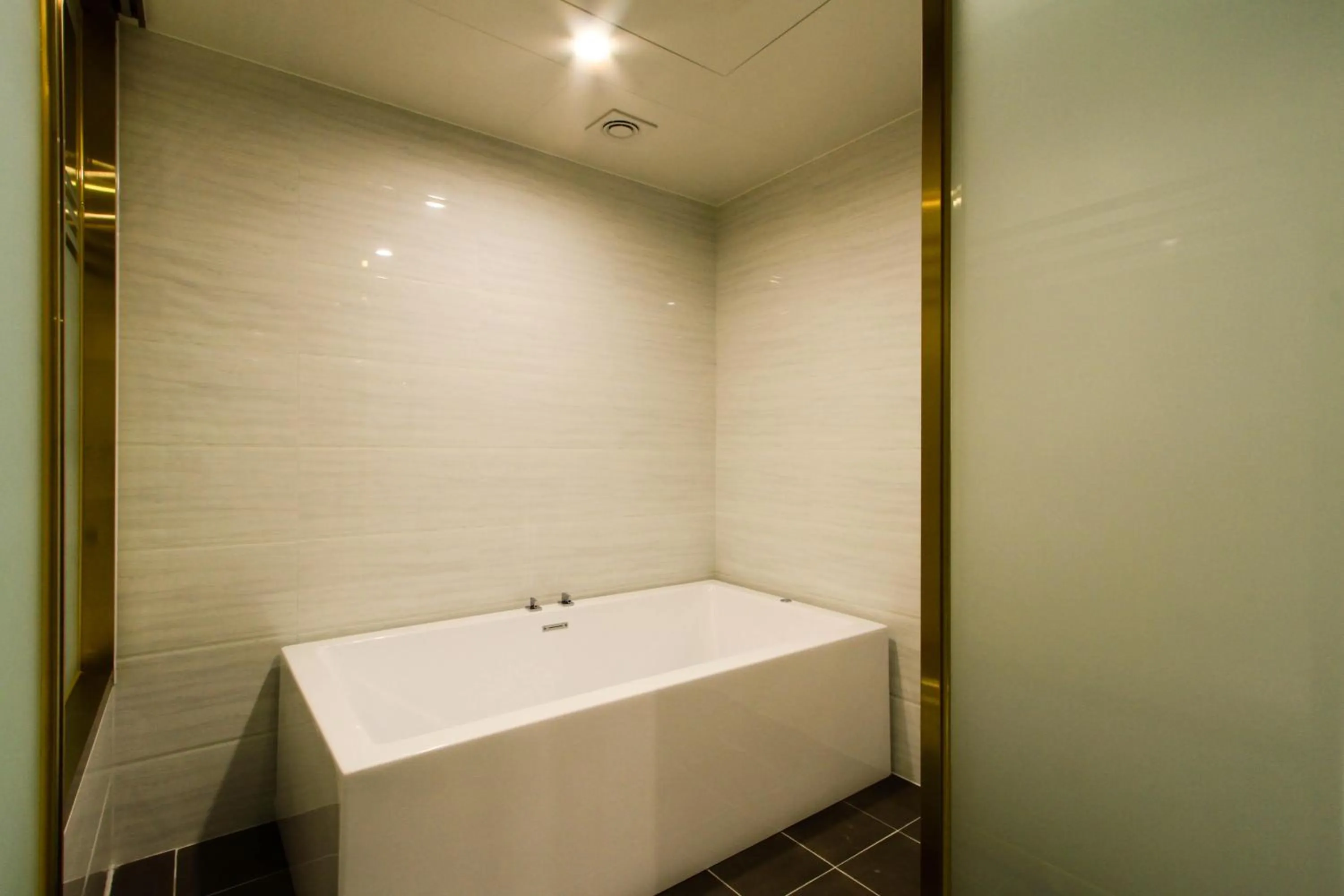 Bathroom in The King Hotel