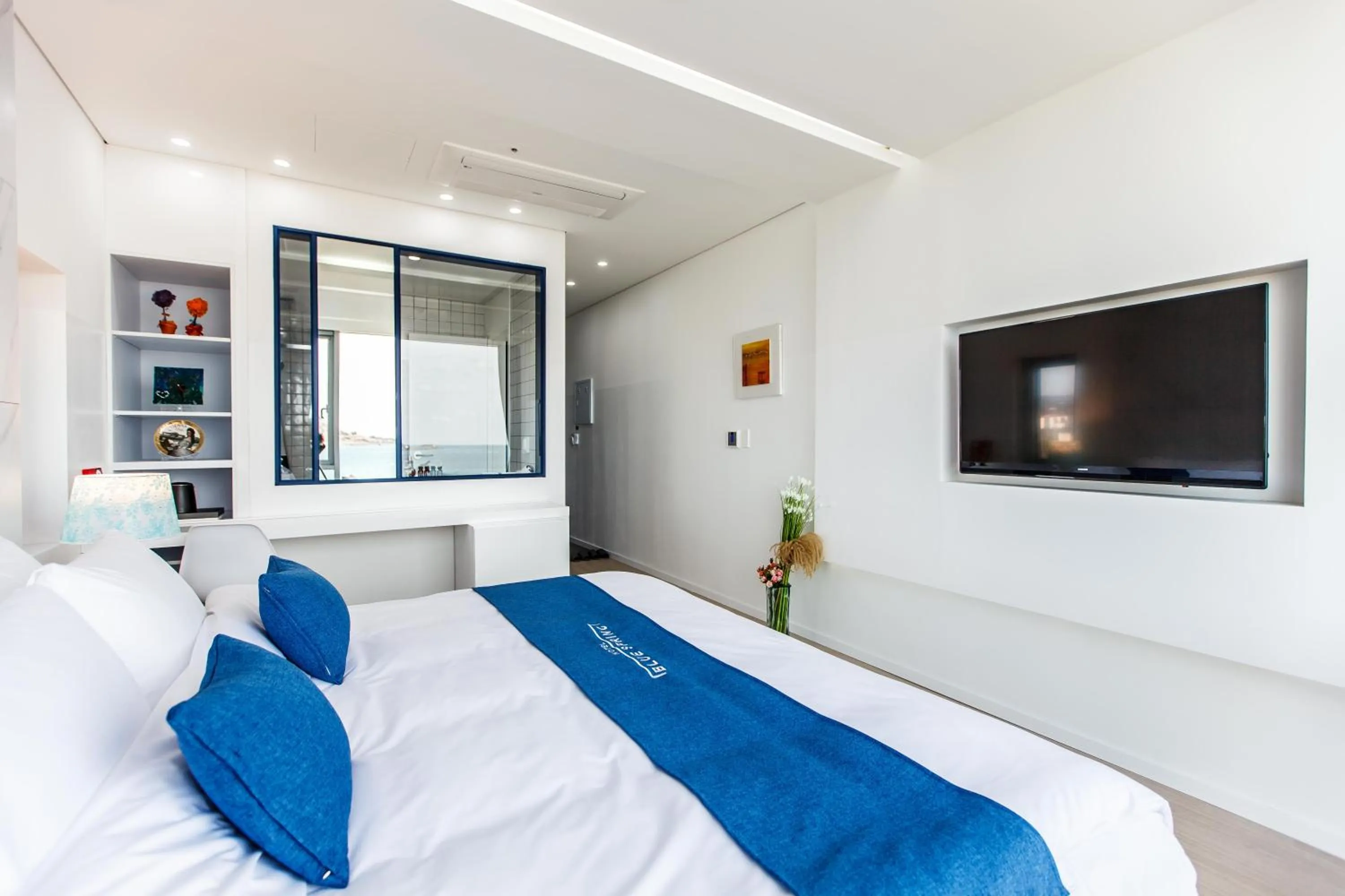 Bed in Blue Spring Hotel