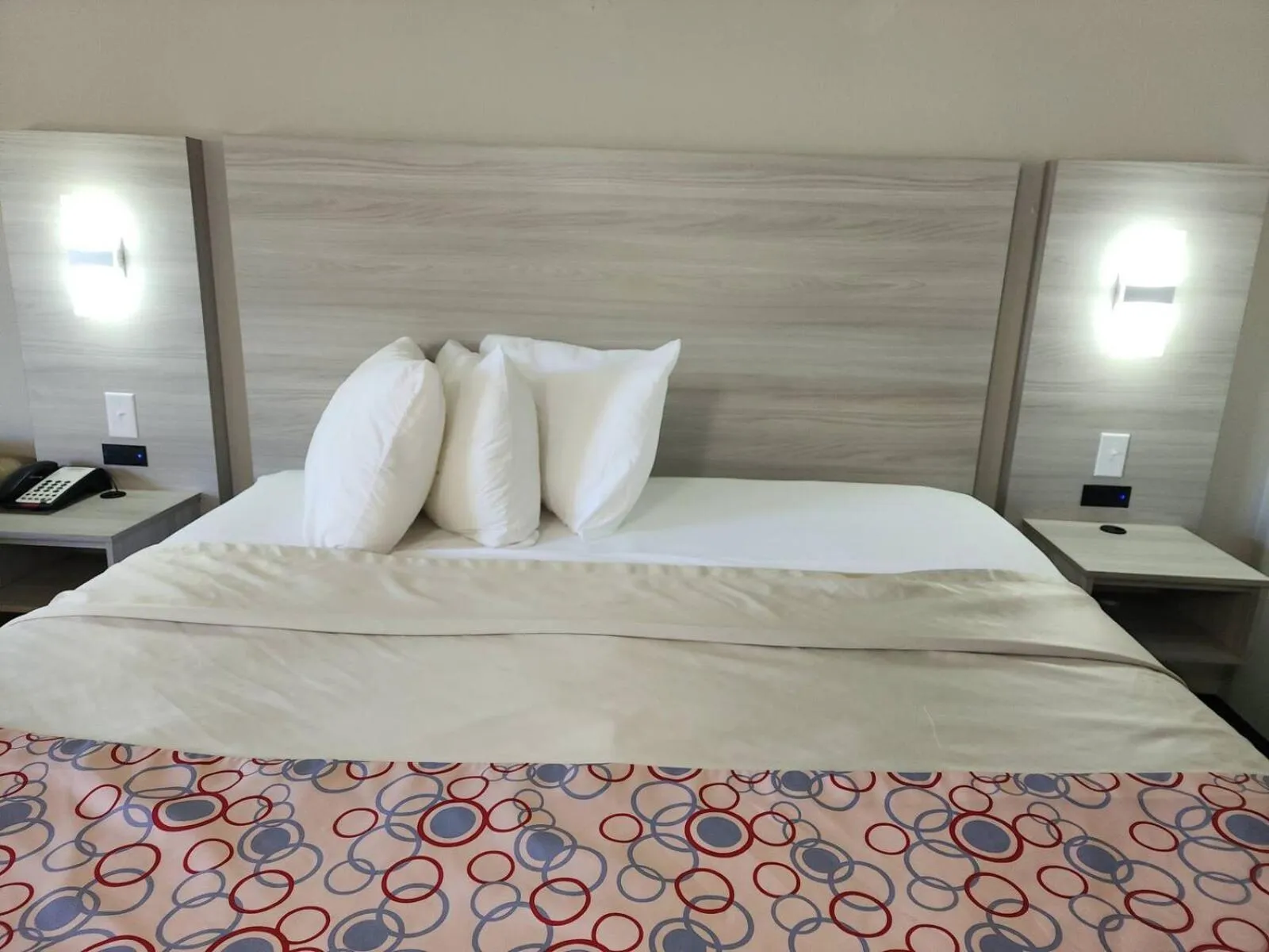 Bed in Discovery Inn Lafayette