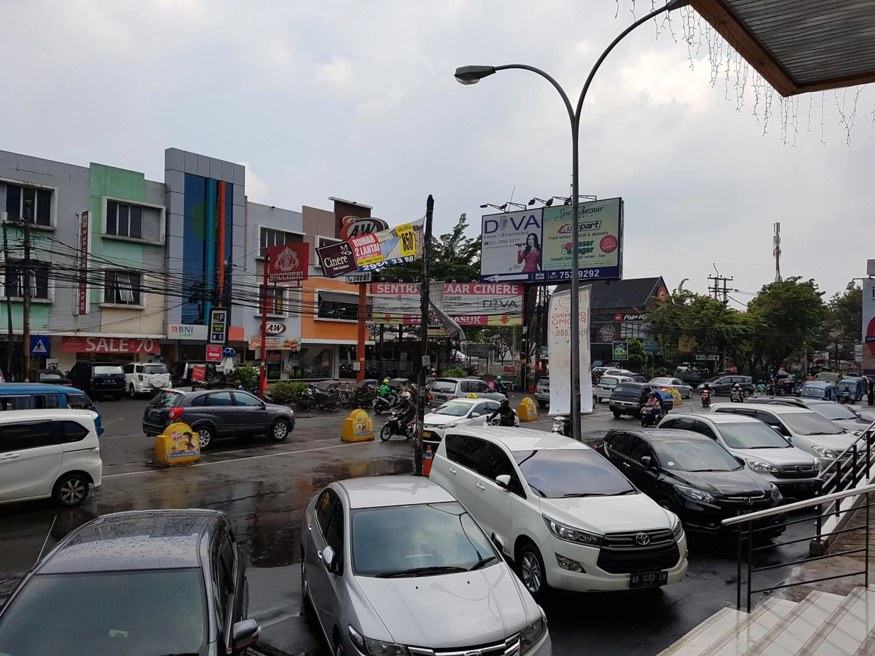 Nearby landmark in Cinere Inn & Residence