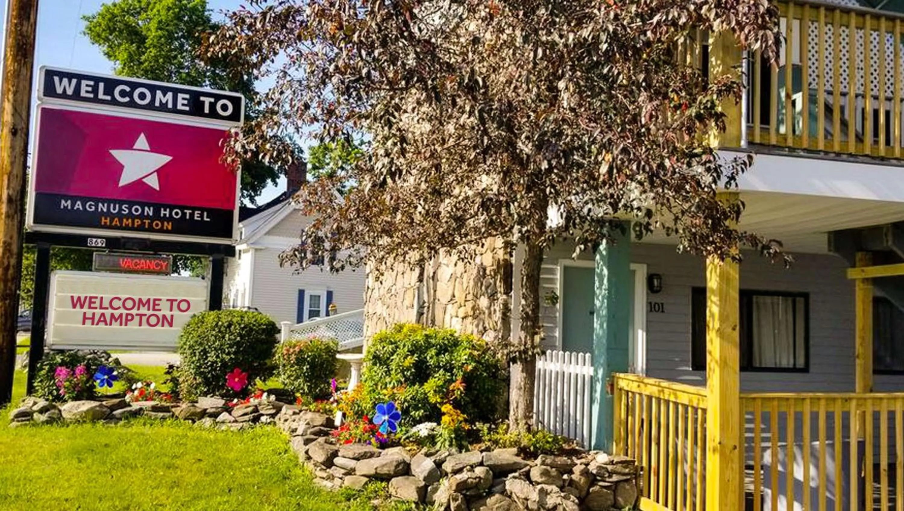 Property building in Hampton Motor Inn