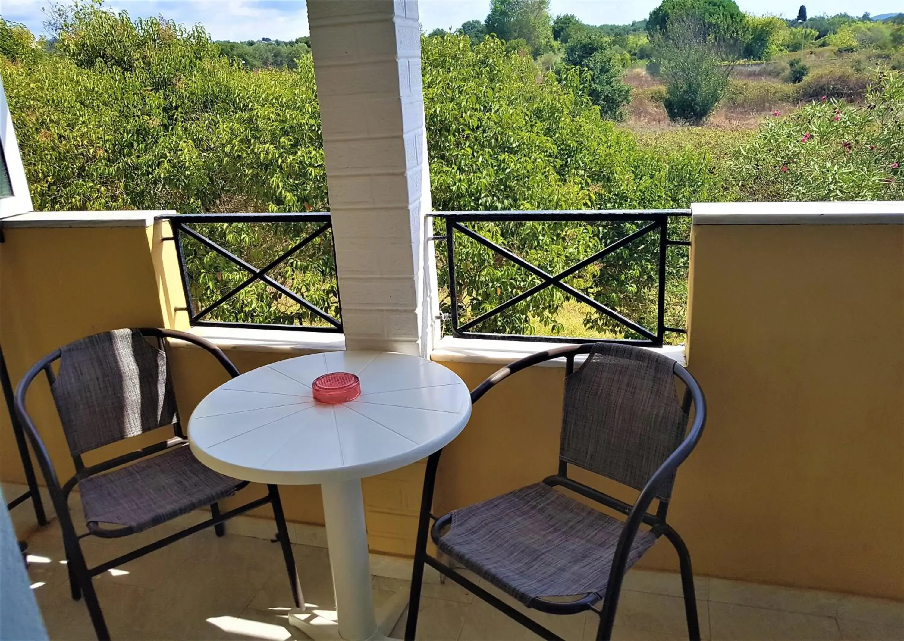 Triple Room with Garden View in Stars Hotel Triple Room with Garden View in Stars Hotel