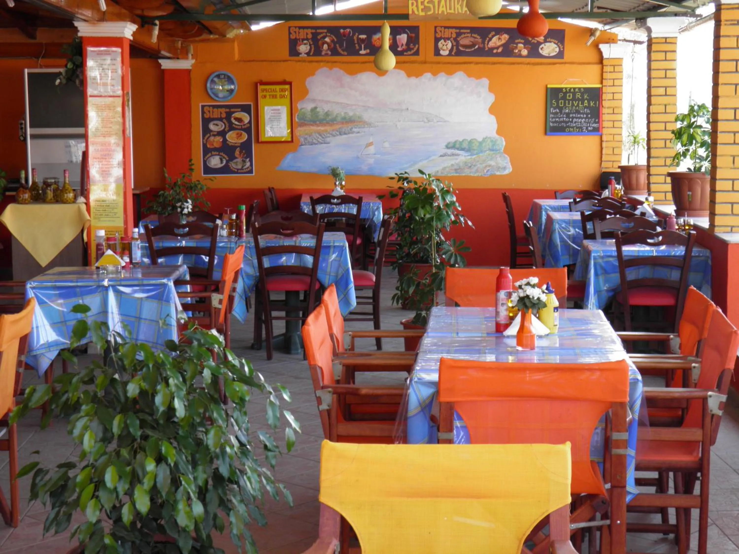 Restaurant/places to eat in Stars Hotel