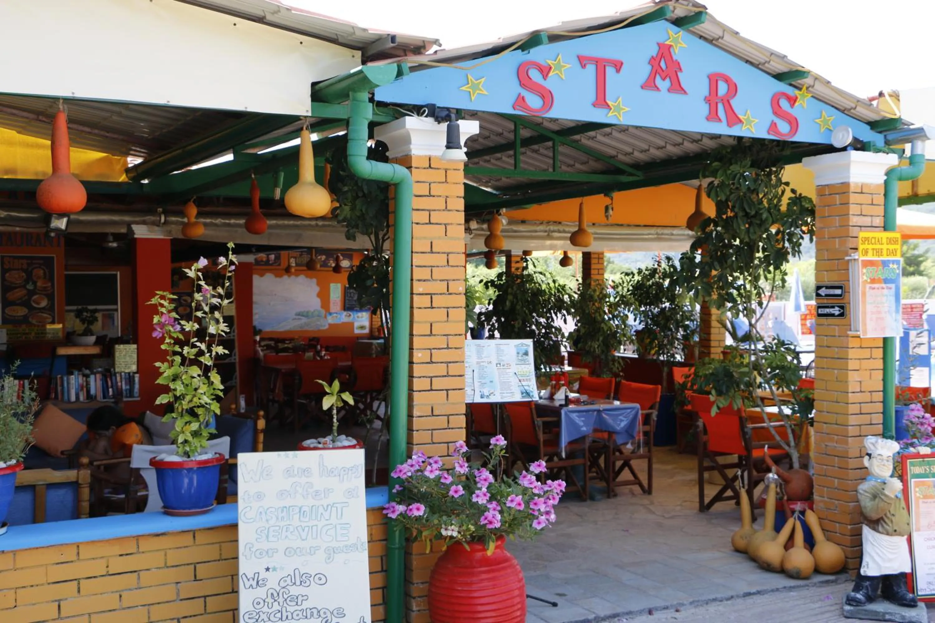 Restaurant/places to eat in Stars Hotel