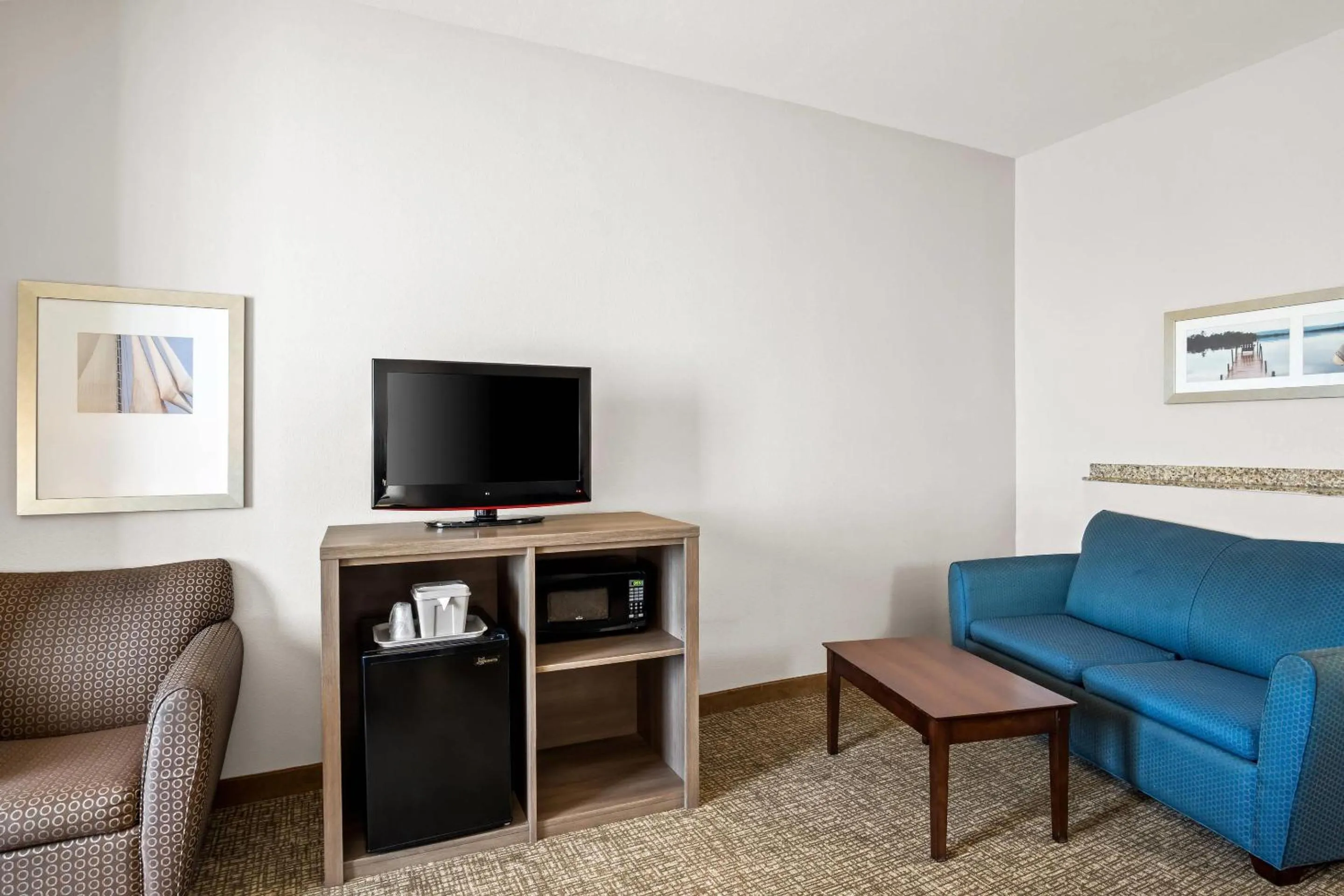 Bedroom in Comfort Suites Waxahachie - Dallas