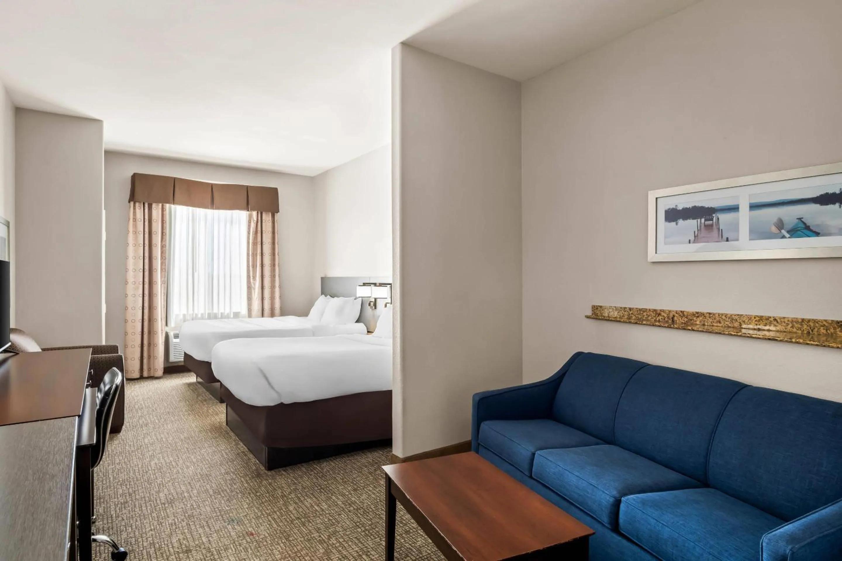 Bedroom, Bed in Comfort Suites Waxahachie - Dallas