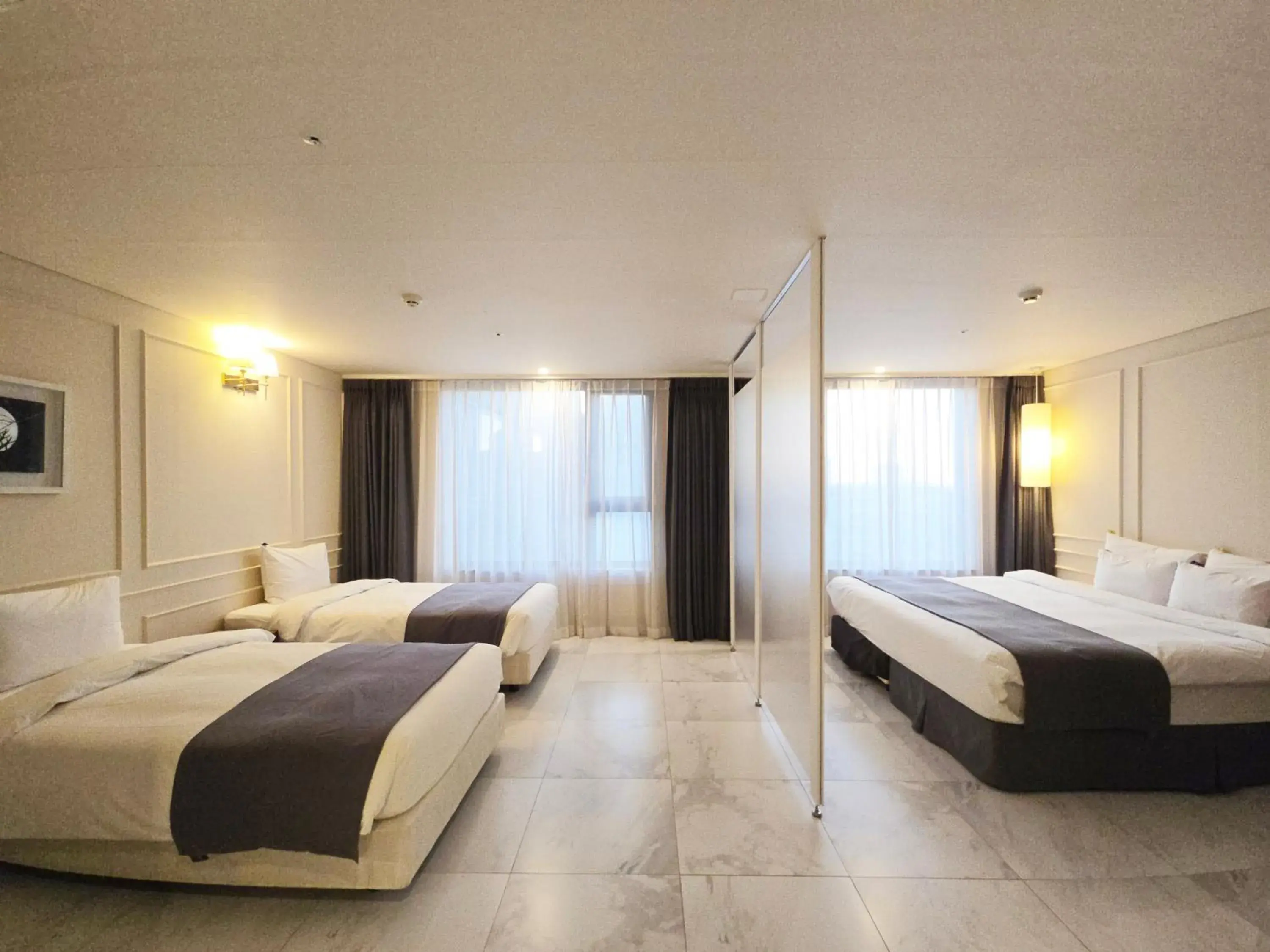 Deluxe Family Twin Room with City View in JK Blossom Hotel Deluxe Family Twin Room with City View in JK Blossom Hotel