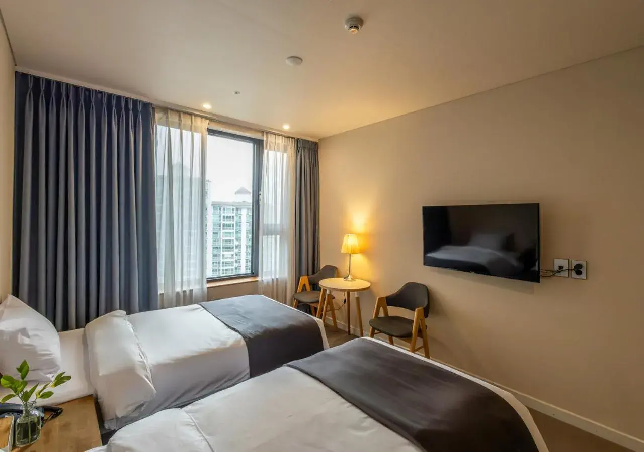 Superior Twin Room in JK Blossom Hotel Superior Twin Room in JK Blossom Hotel