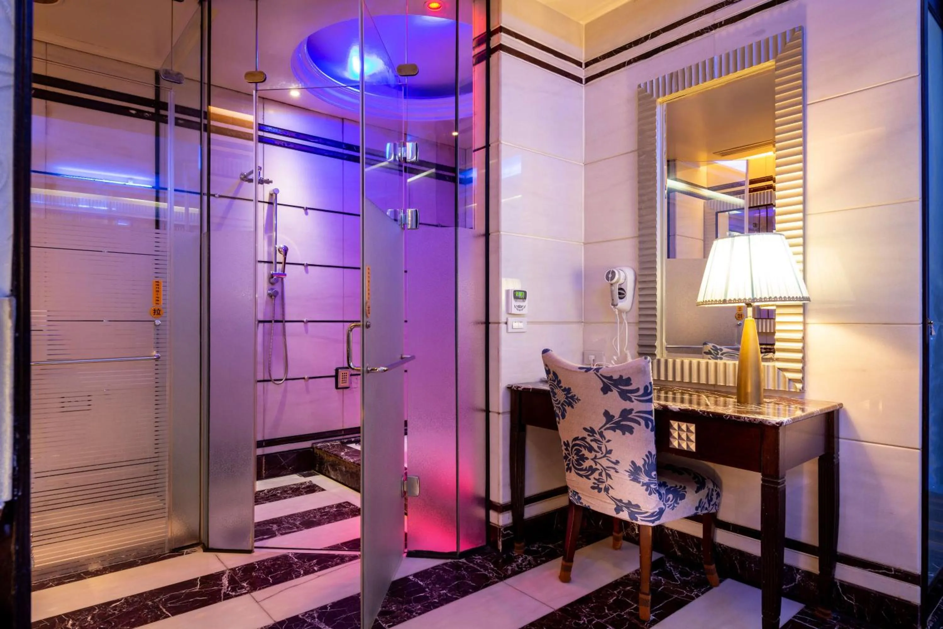 Bathroom in 國妃鷹堡時尚健康館King & Princess Motel