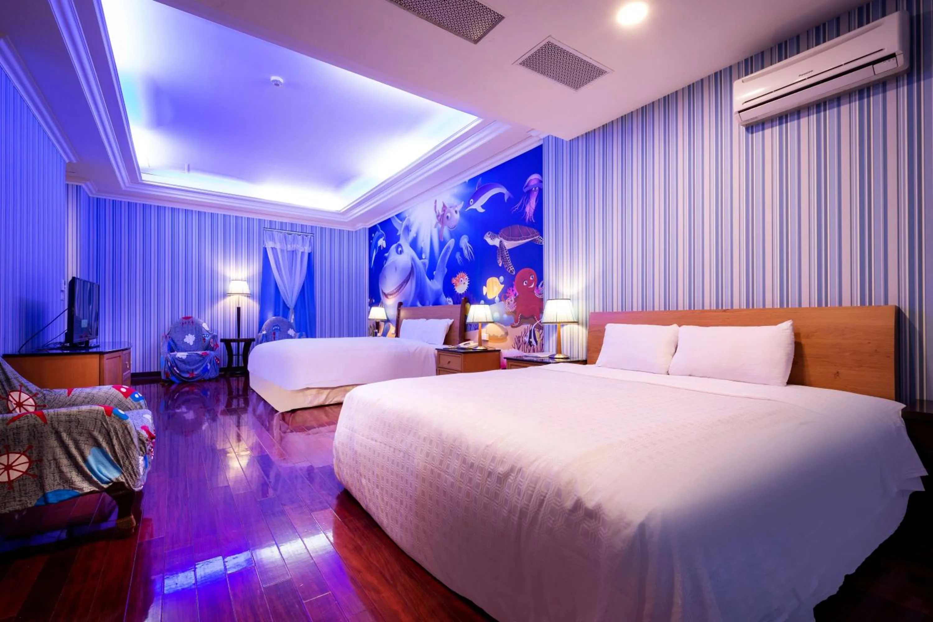 Photo of the whole room, Bed in 國妃鷹堡時尚健康館King & Princess Motel