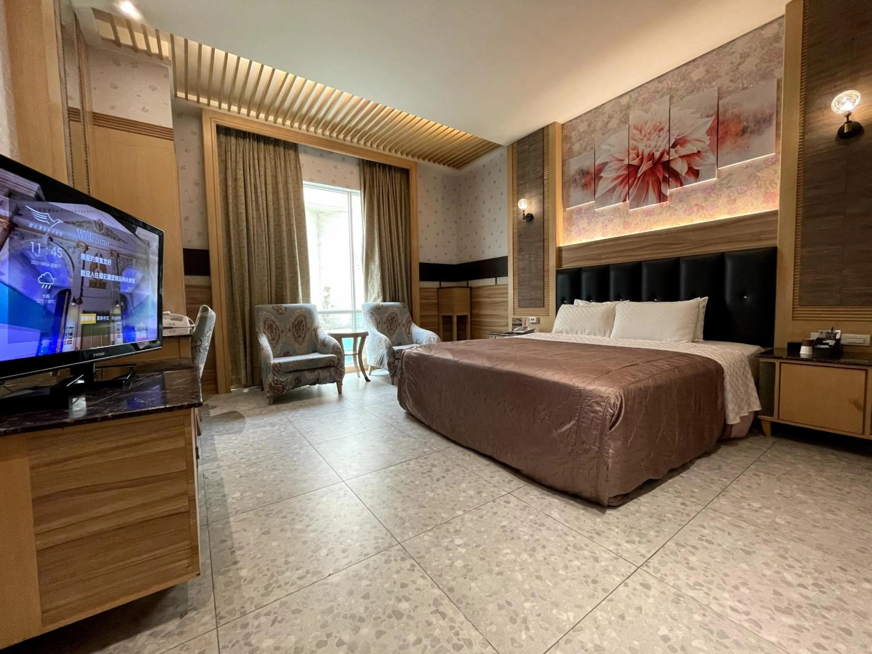 Photo of the whole room, Bed in 國妃鷹堡時尚健康館King & Princess Motel