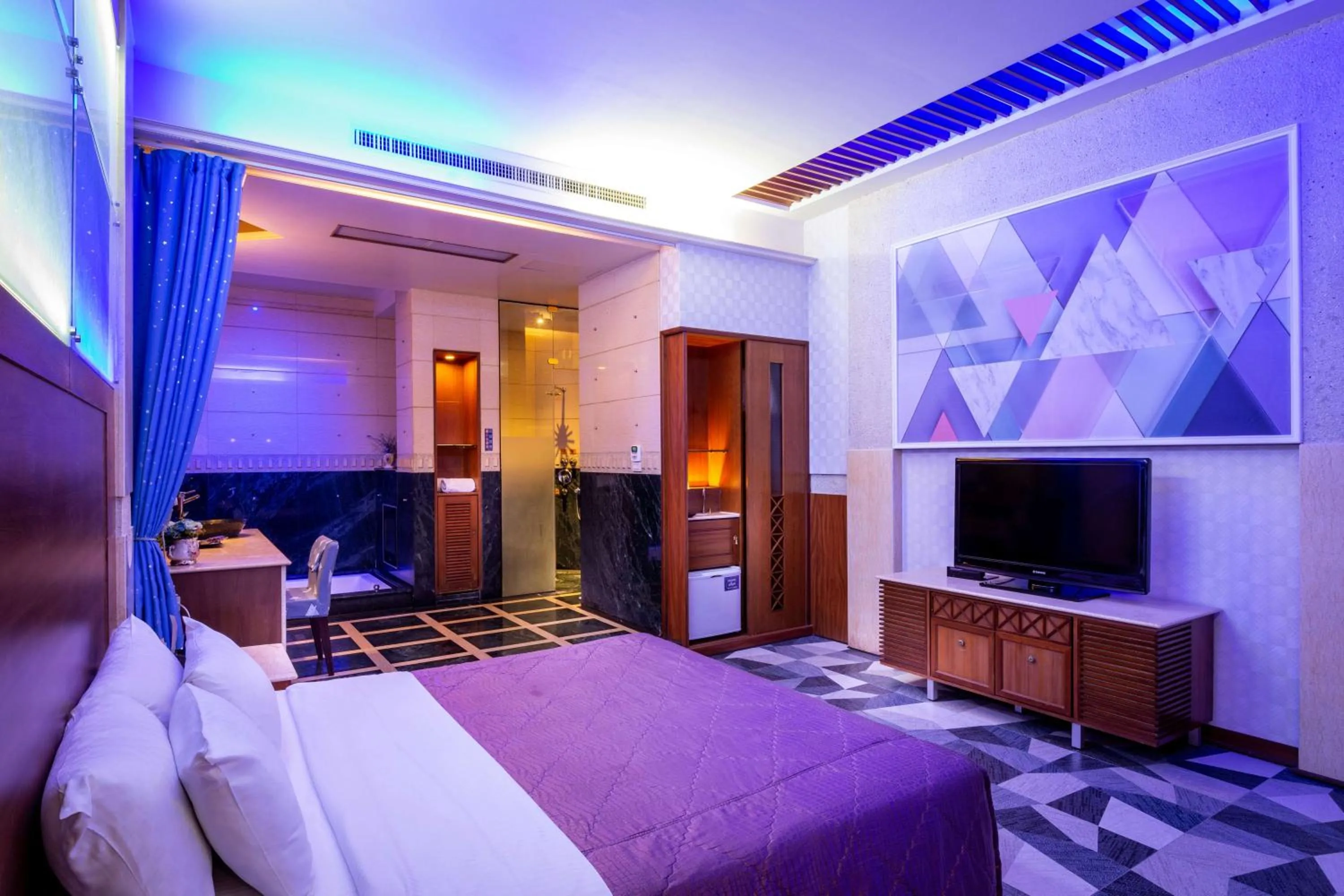 Photo of the whole room, Bed in 國妃鷹堡時尚健康館King & Princess Motel