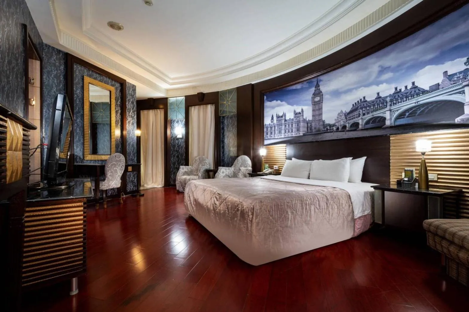 Photo of the whole room, Bed in 國妃鷹堡時尚健康館King & Princess Motel