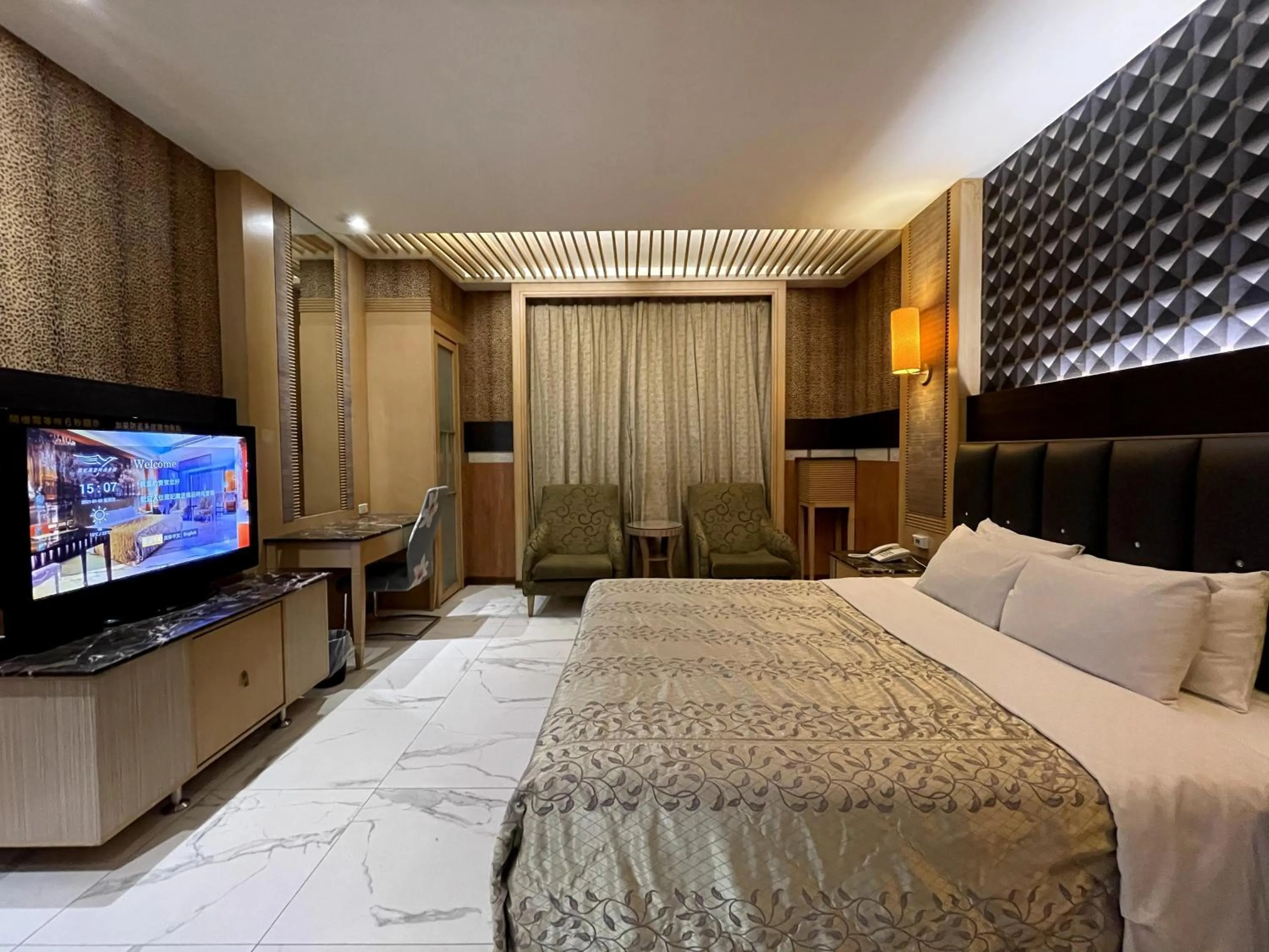 Photo of the whole room, Bed in 國妃鷹堡時尚健康館King & Princess Motel