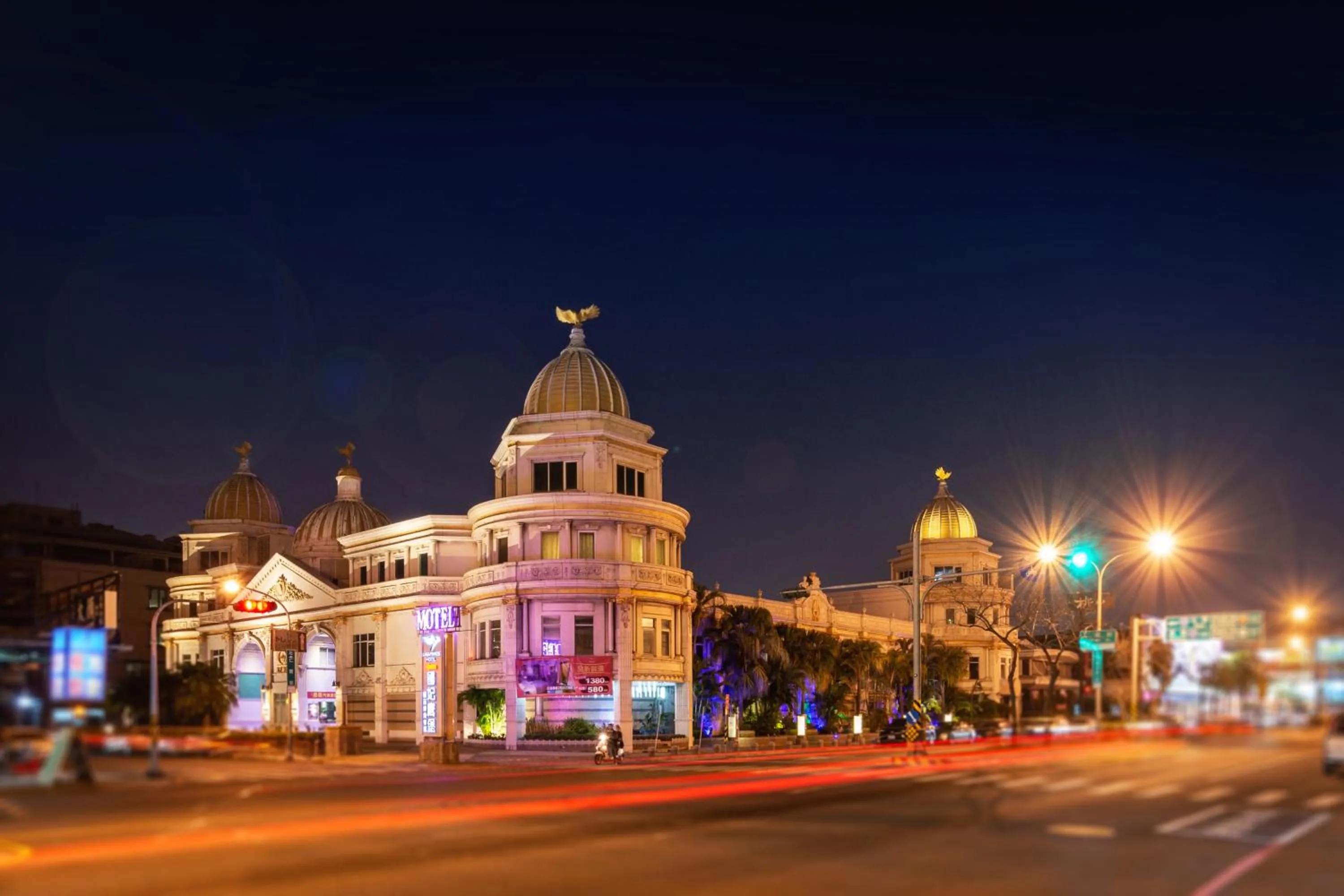 Property building in 國妃鷹堡時尚健康館King & Princess Motel