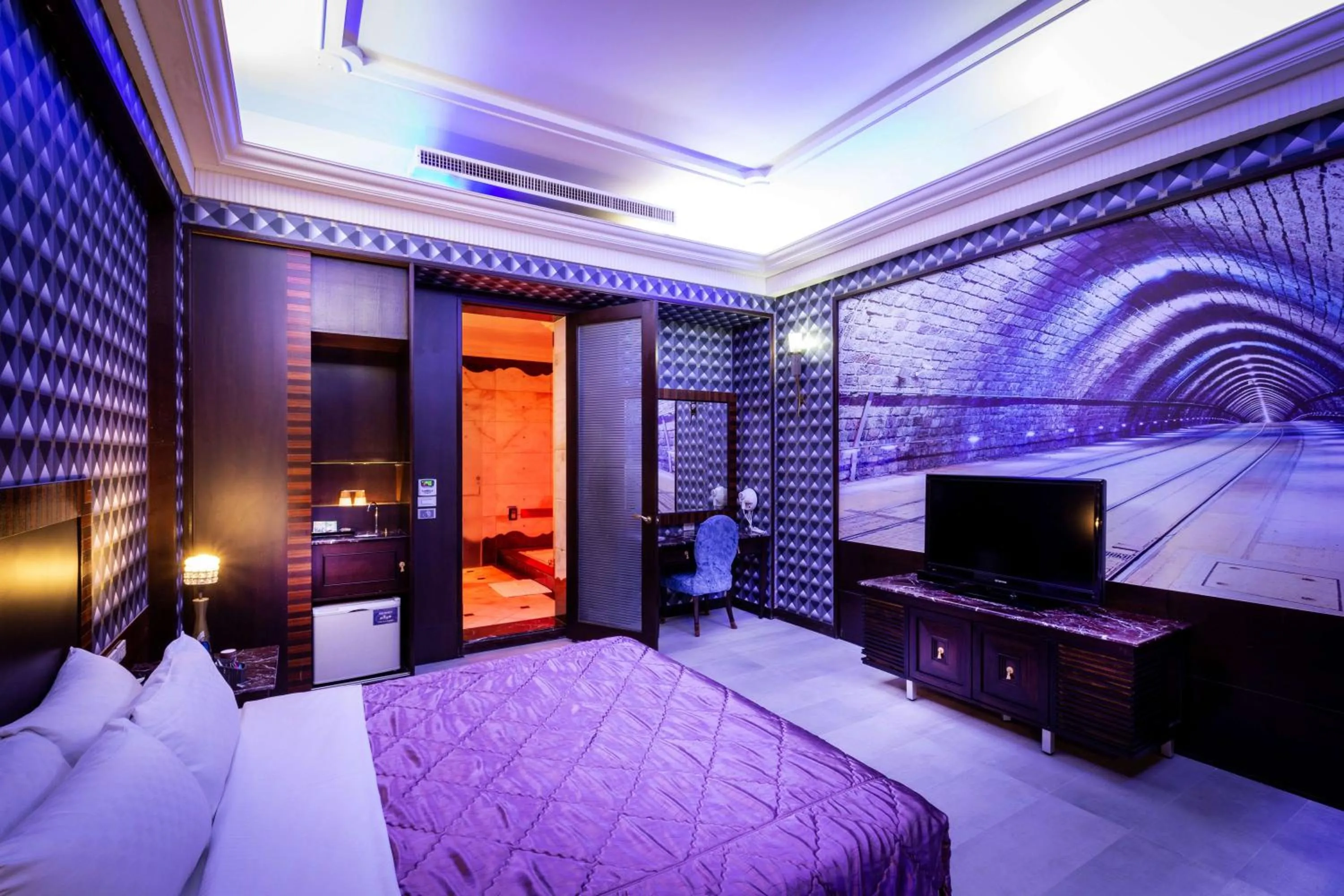 Photo of the whole room, Bed in 國妃鷹堡時尚健康館King & Princess Motel