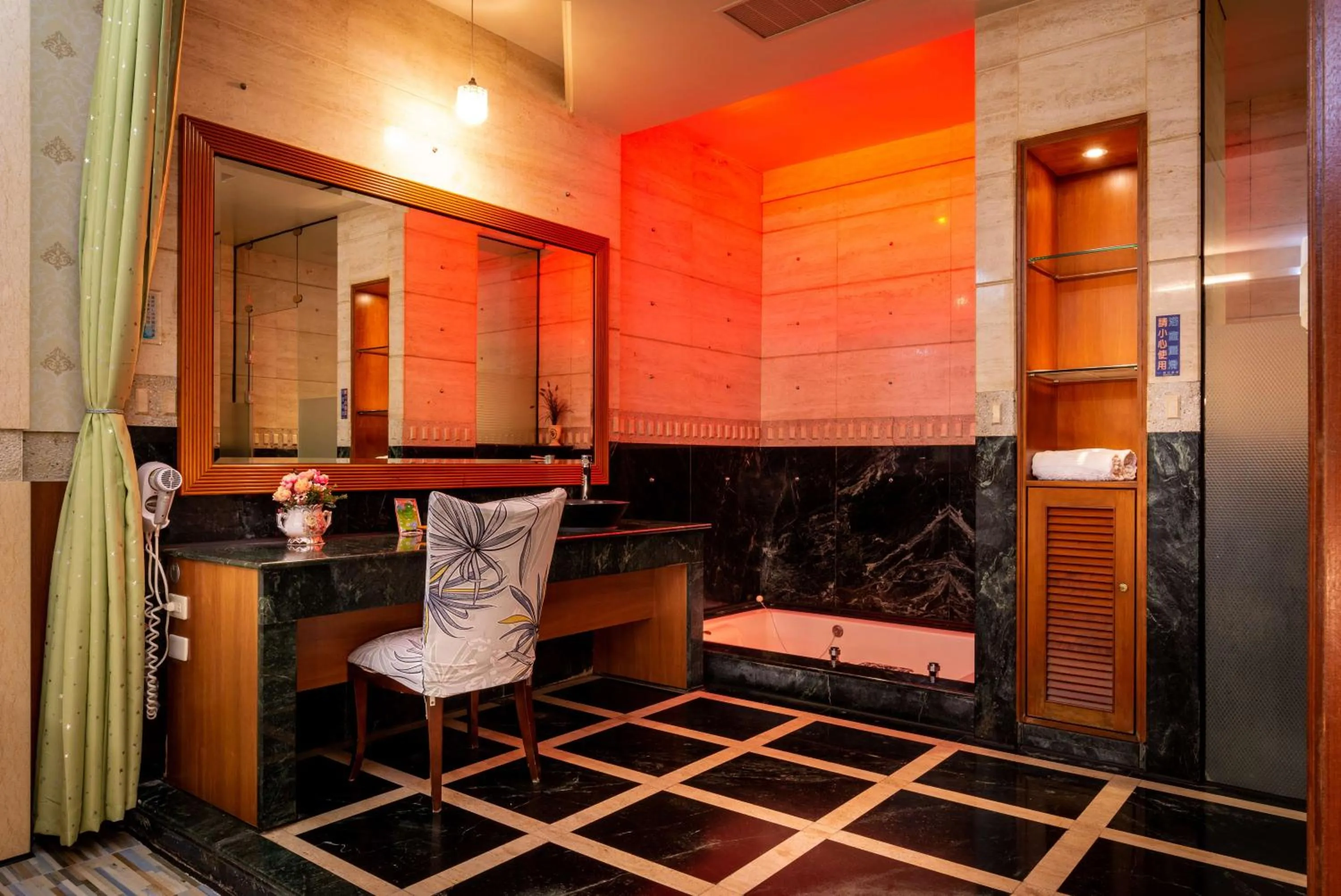 Bathroom in 國妃鷹堡時尚健康館King & Princess Motel