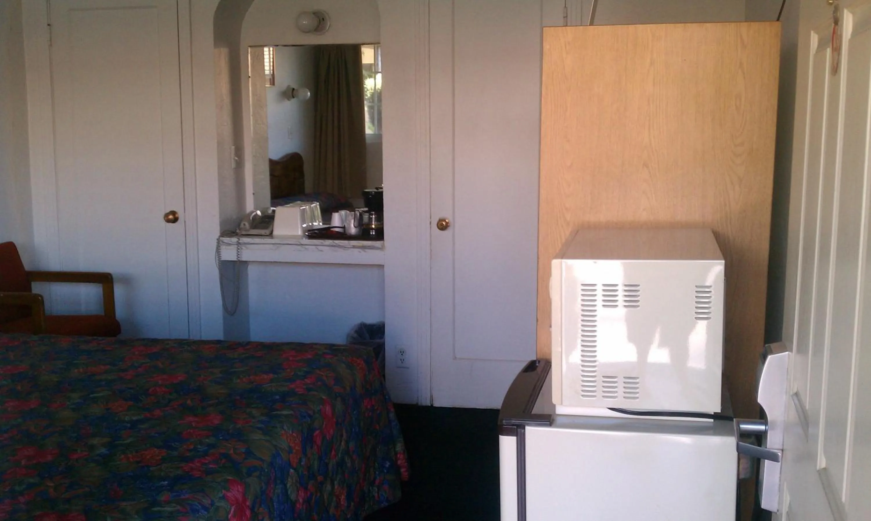 Coffee/tea facilities in San Joaquin Motel