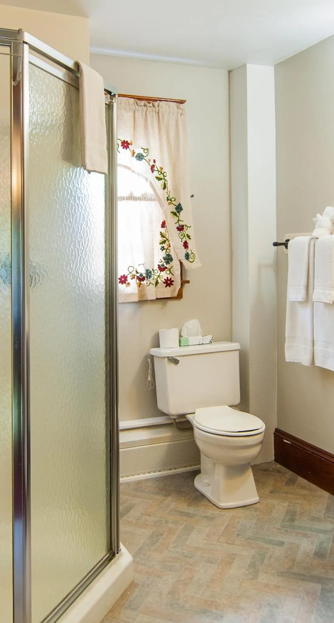 Profile Motel & Cottages