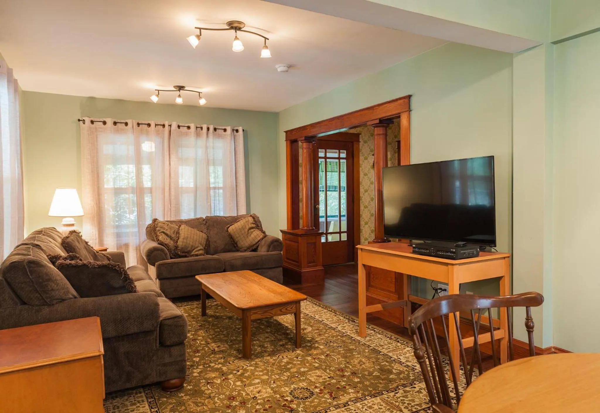 Profile Motel & Cottages