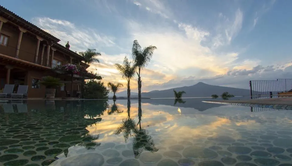Swimming pool in Hacienda Ucazanaztacua