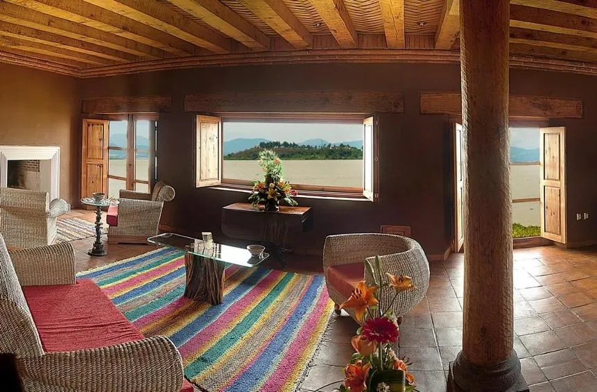 Communal lounge/ TV room in Hacienda Ucazanaztacua