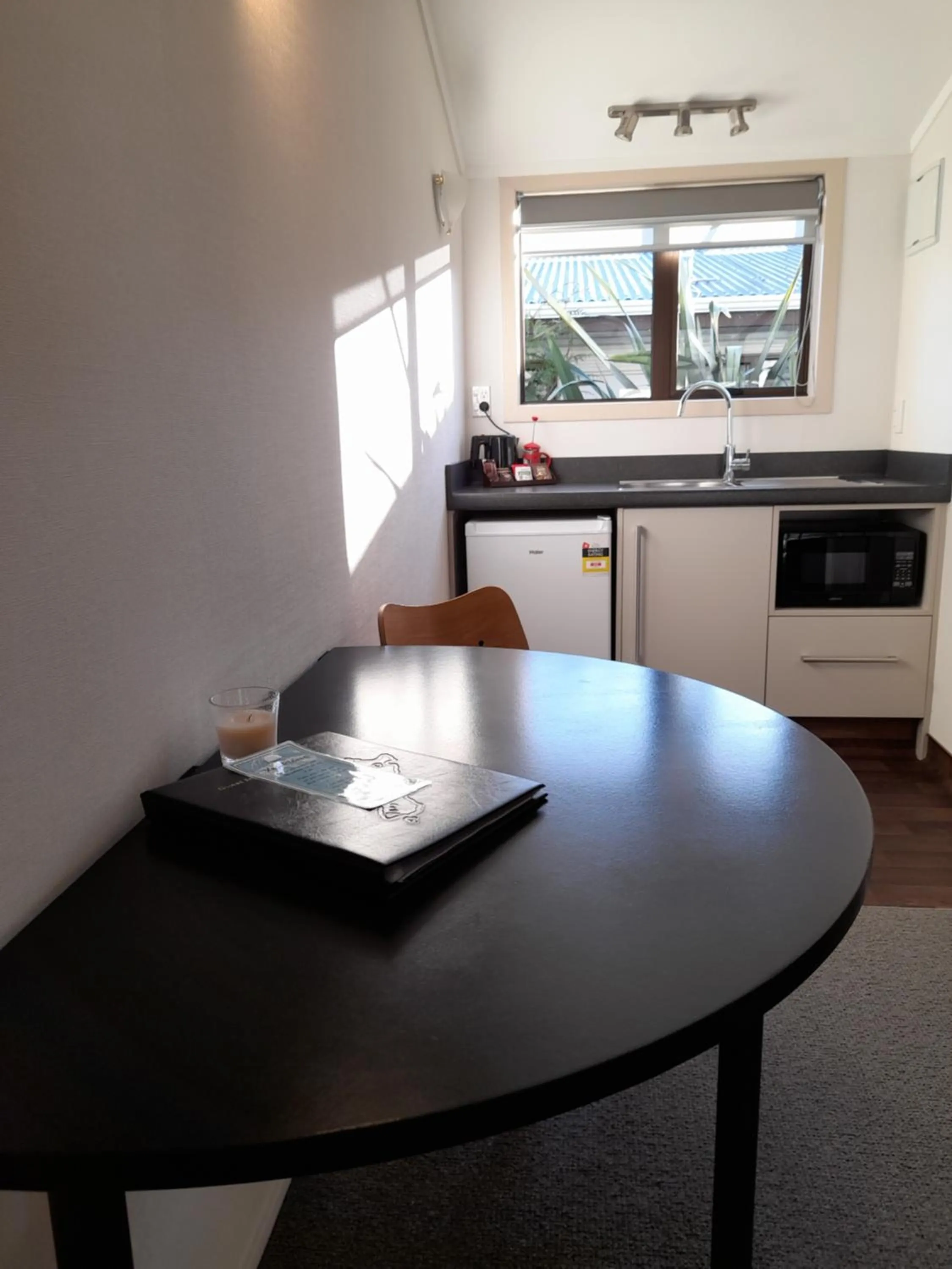 Dining area in Lake Matheson Motel