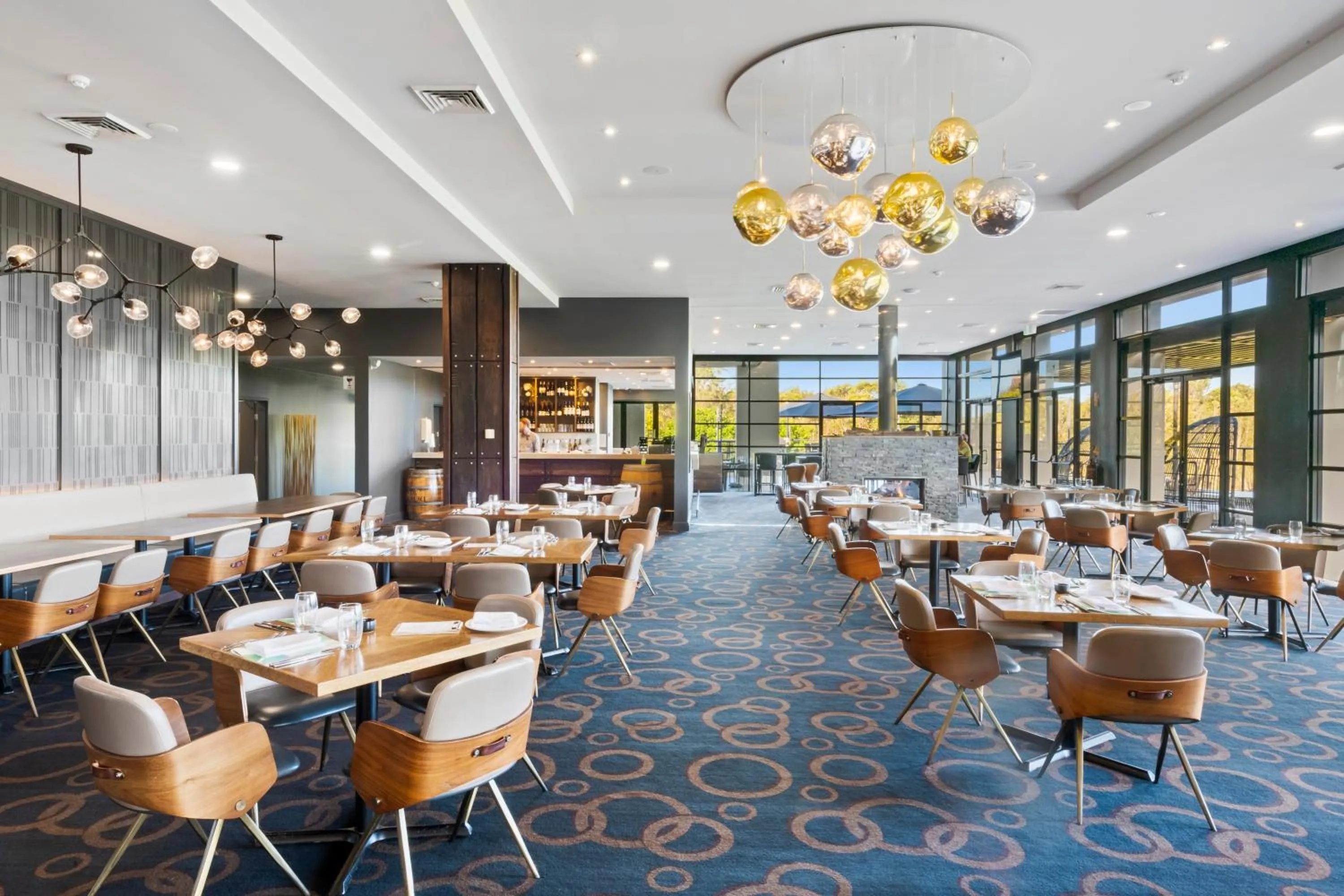 Dining area in Mercure Kooindah Waters Central Coast